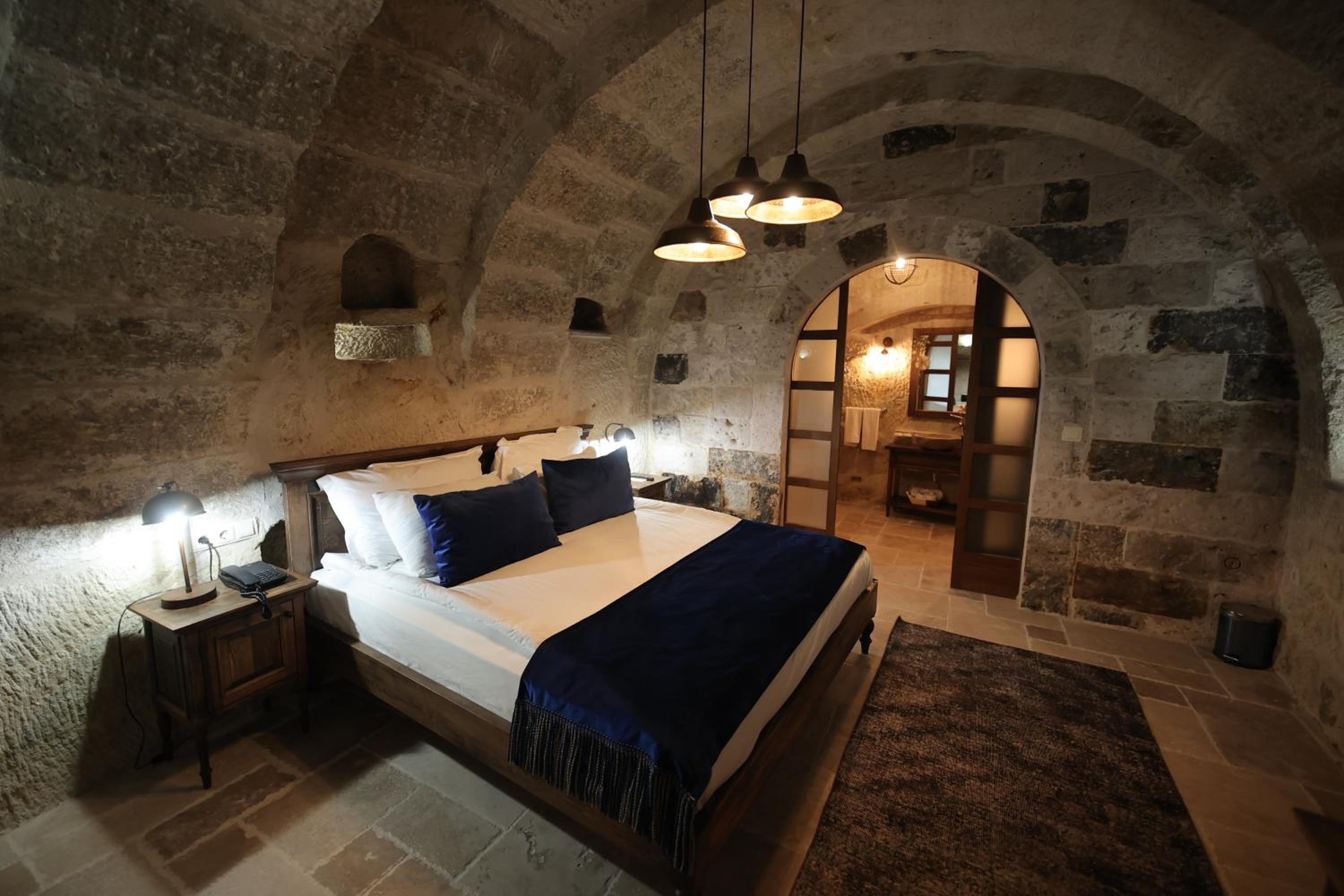 Deluxe Room - Photo 16