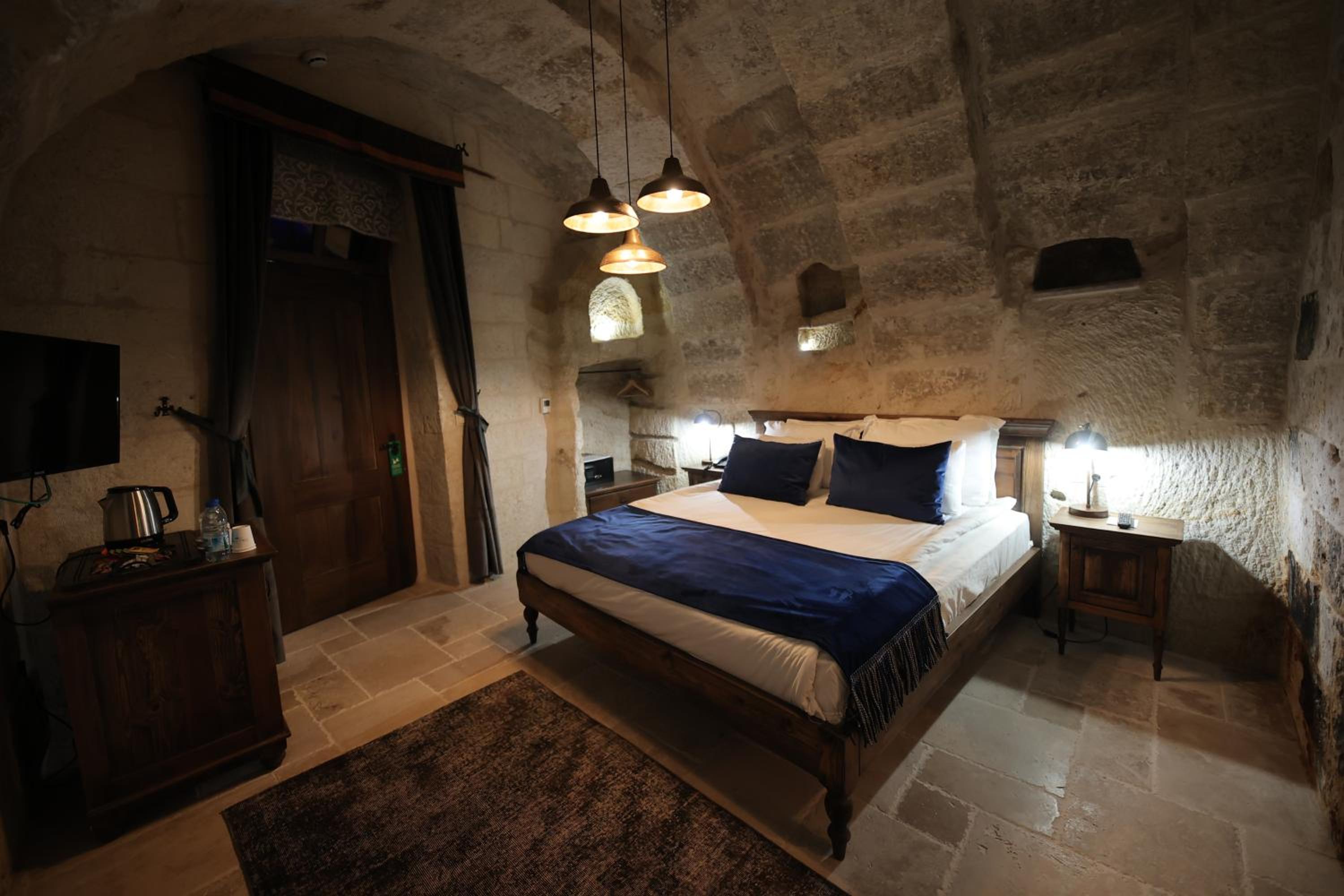 Deluxe Room - Photo 15