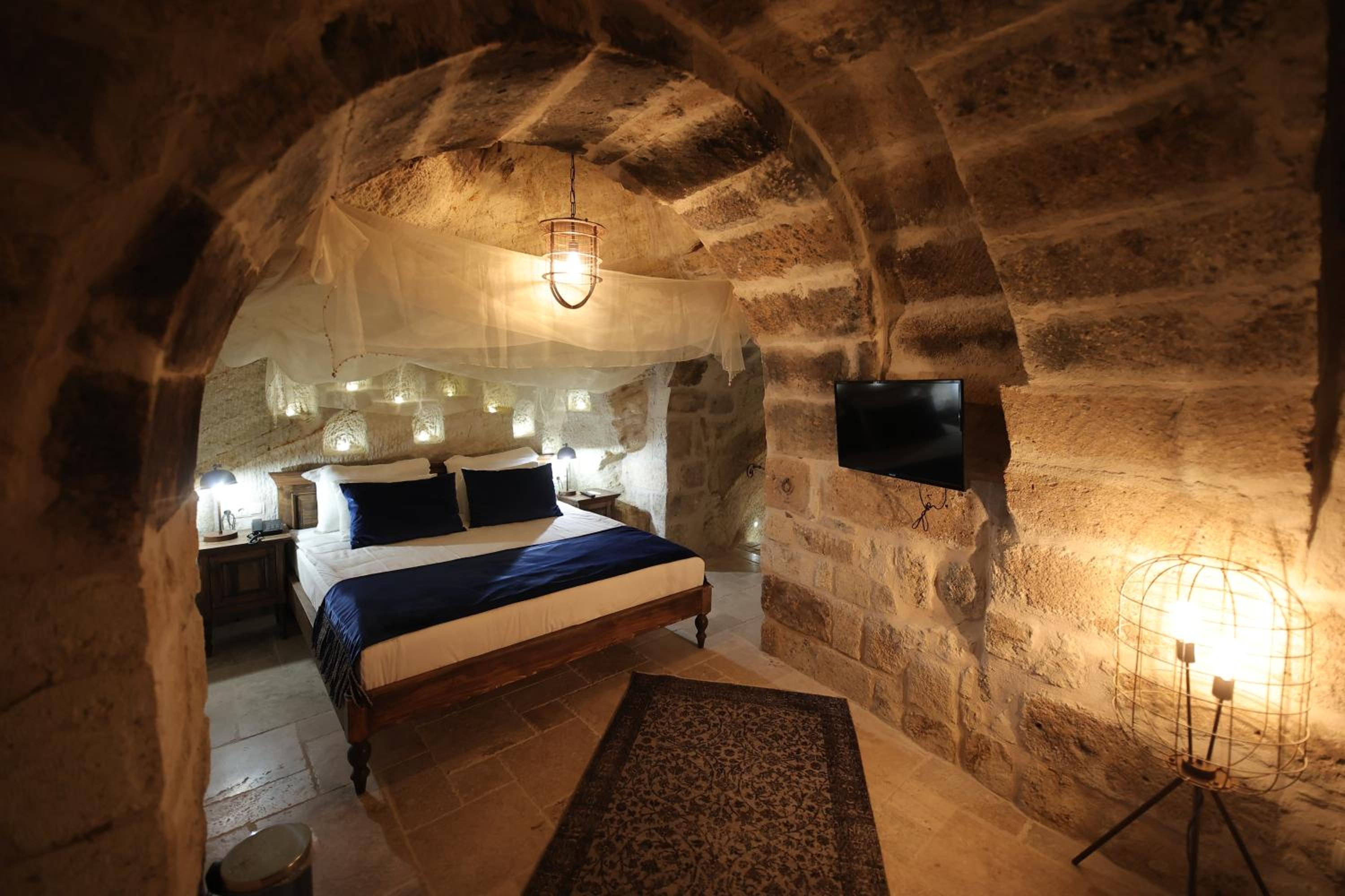 Deluxe Room - Photo 12