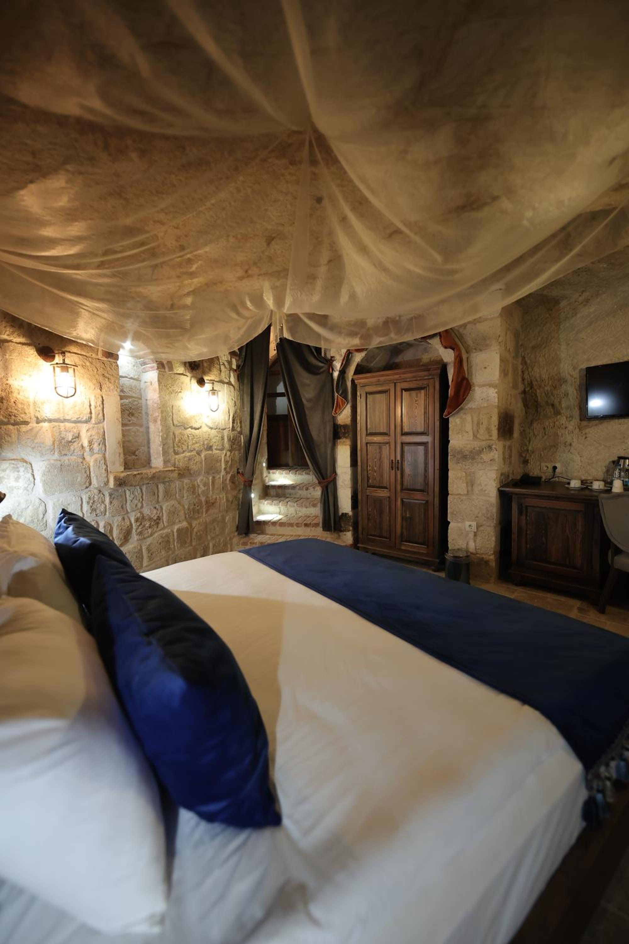 Deluxe Room - Photo 6