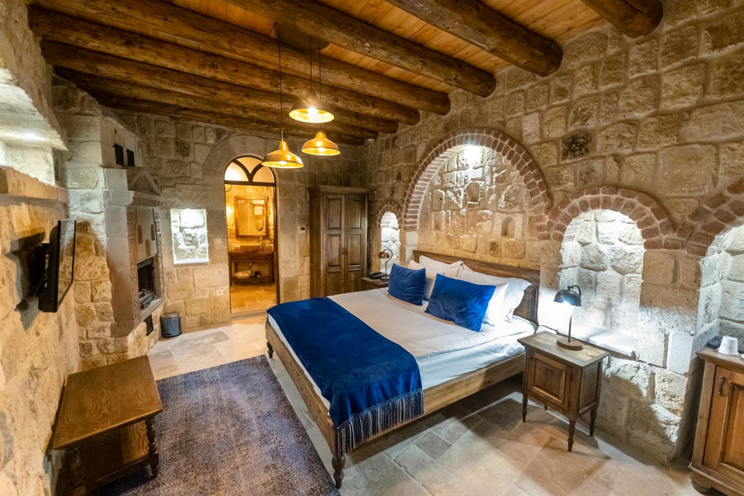 Queen Room - Photo 9