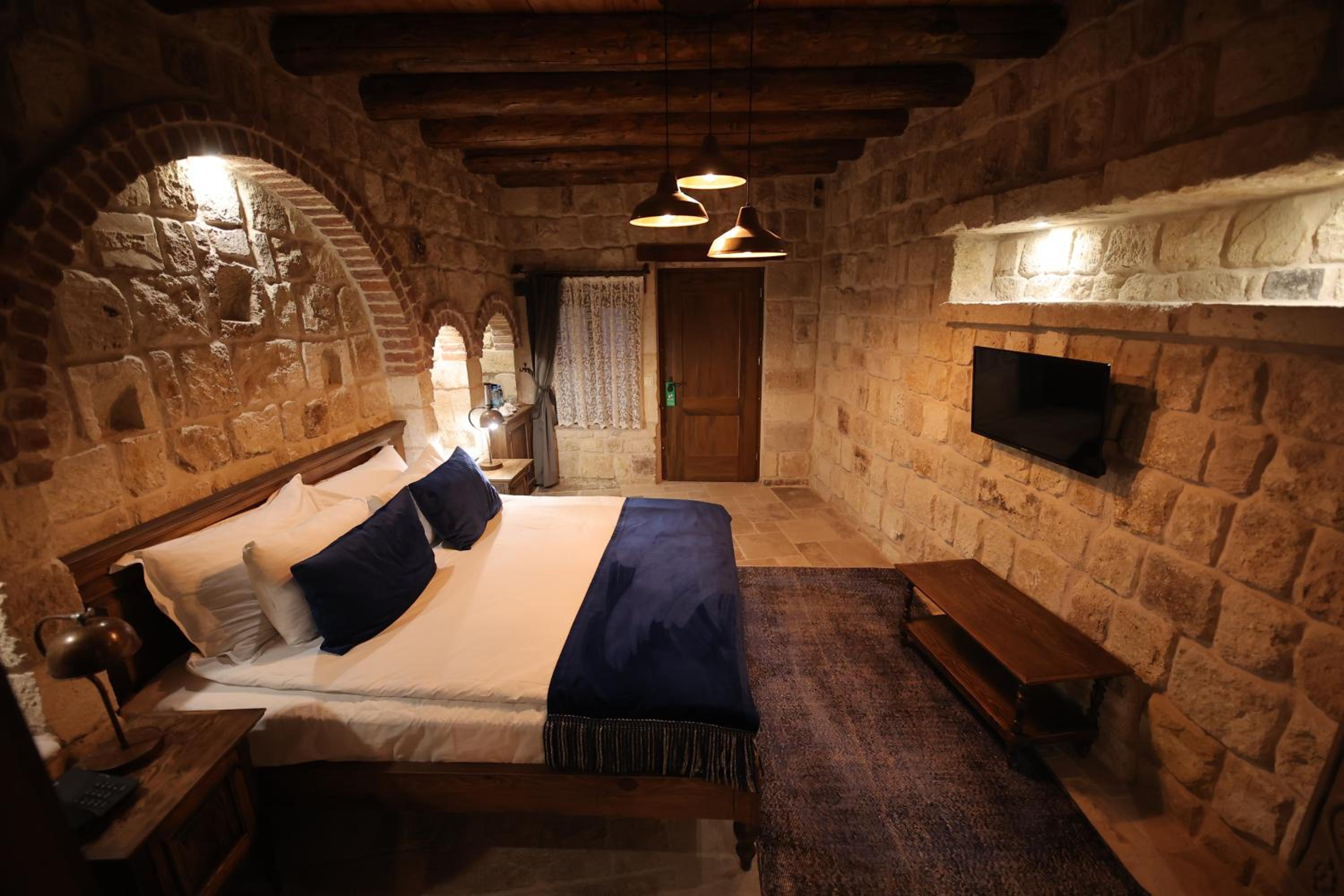 Queen Room - Photo 8