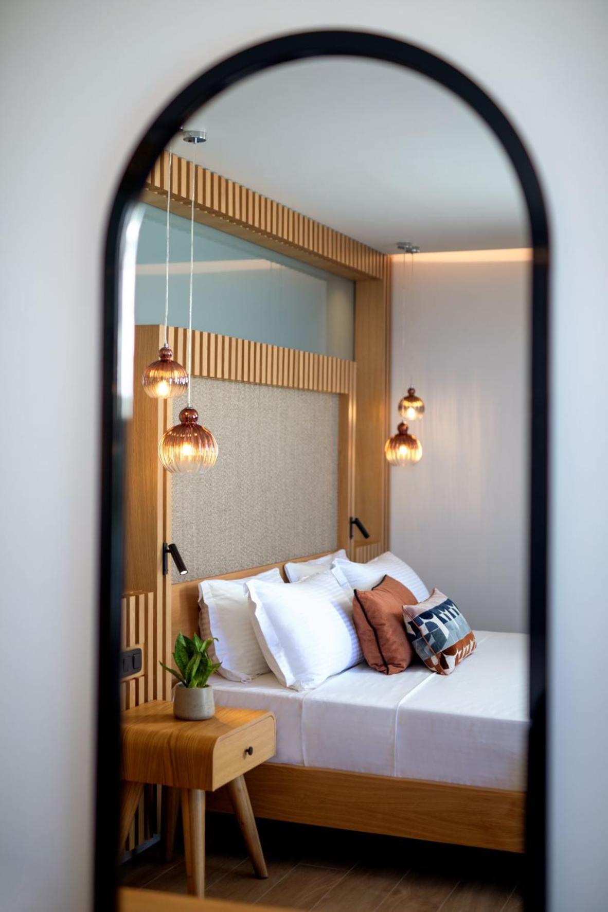 Deluxe Junior Suite Beachfront with Individual Pool - Photo 4