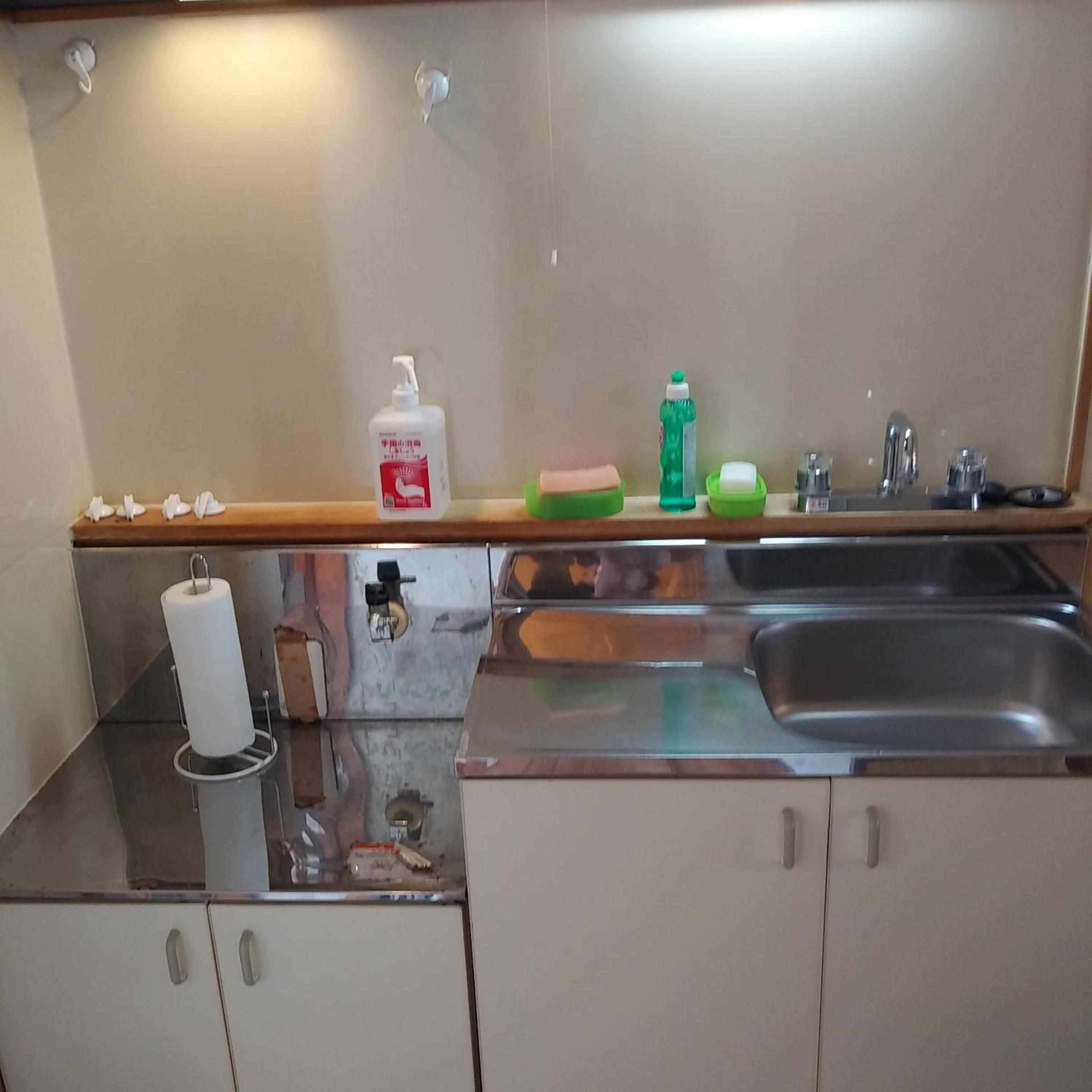 Single Room with Bathroom photo 2