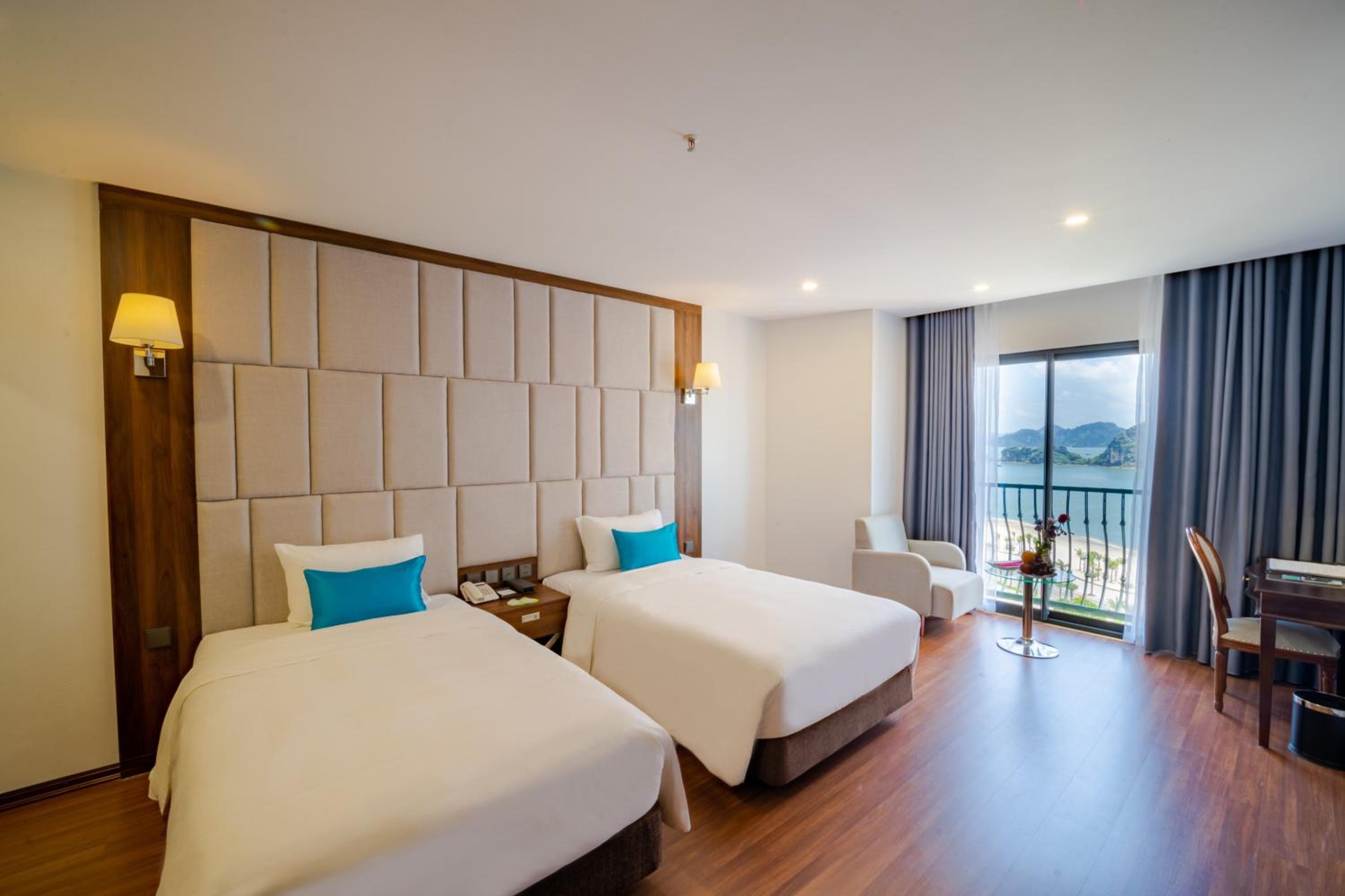 Twin Room with Sea View photo 2
