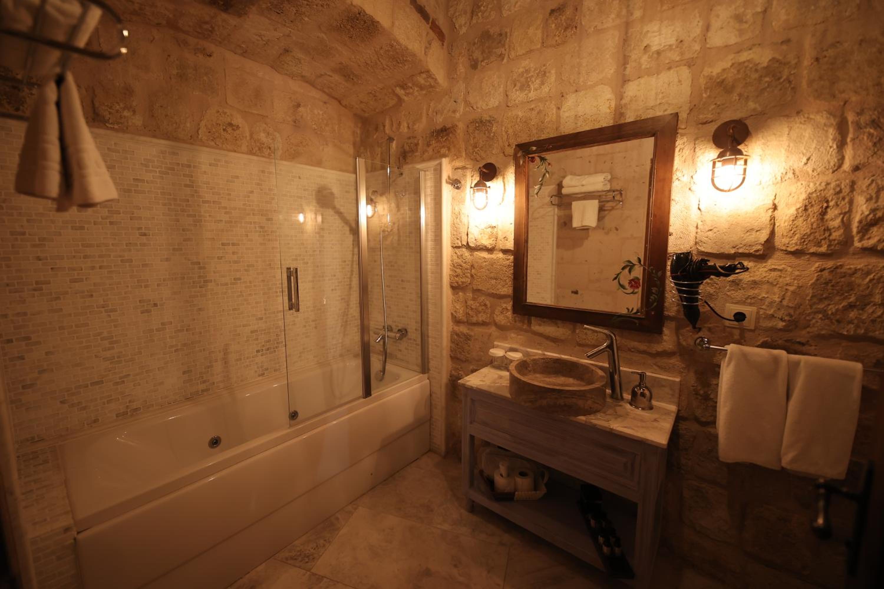 Queen Room - Photo 15