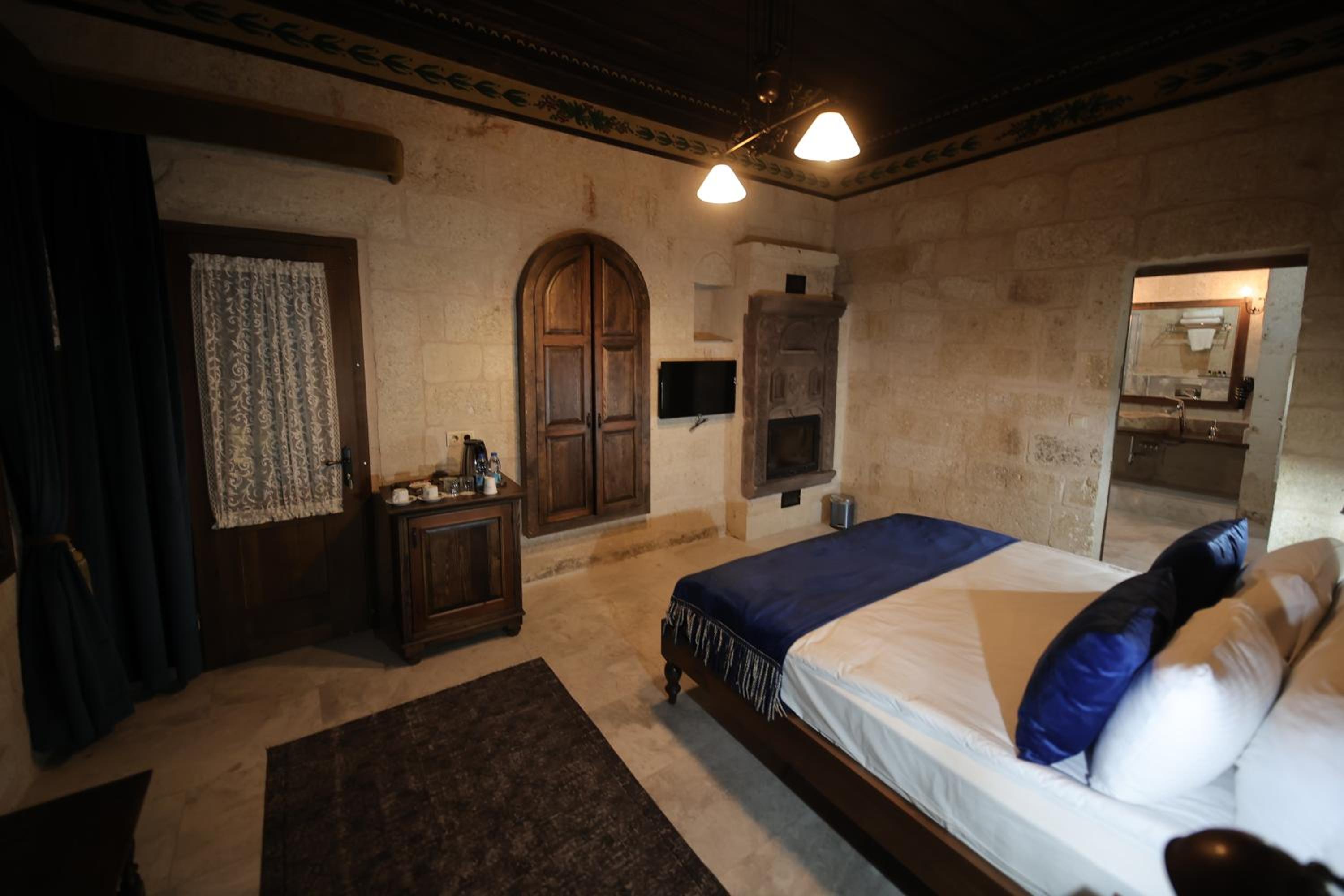 Queen Room - Photo 18