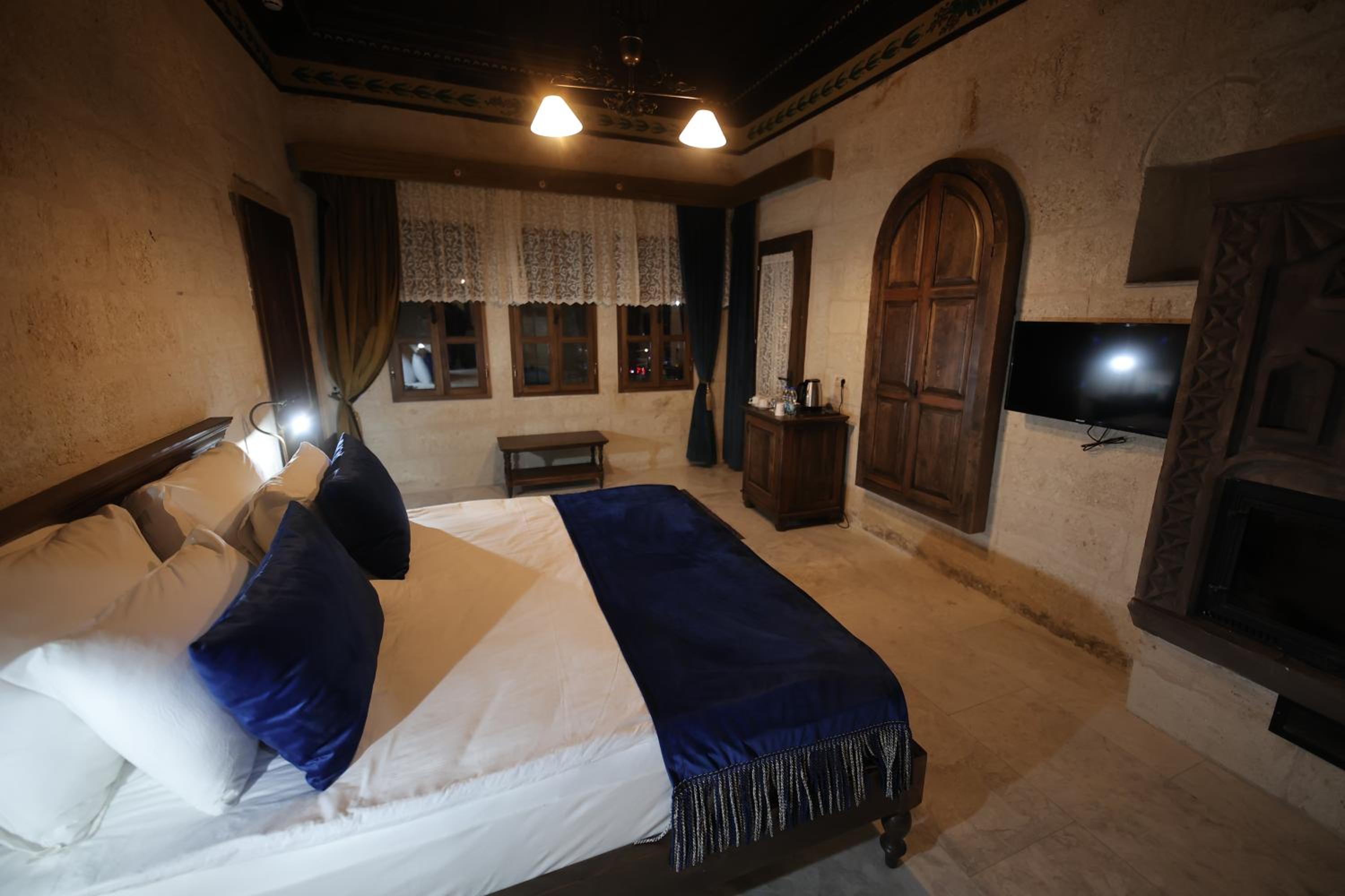 Queen Room - Photo 19