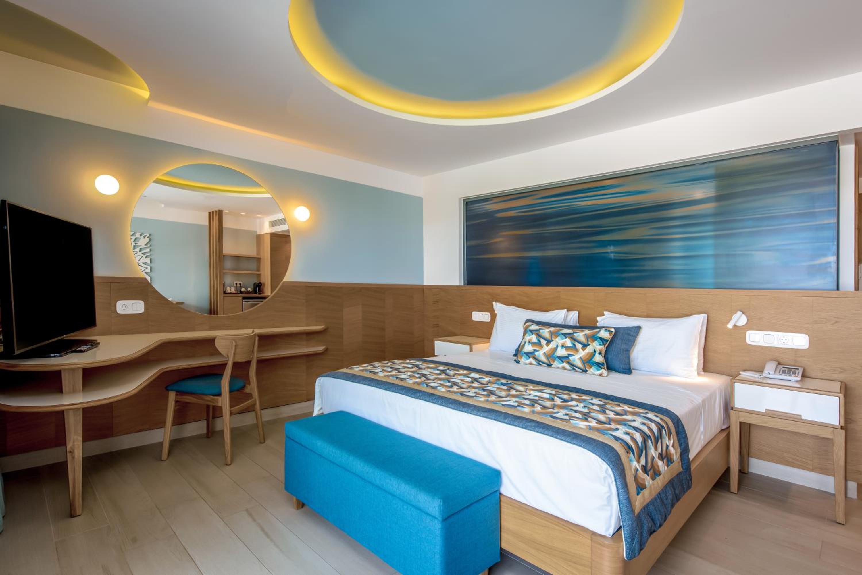 Deluxe Double Pool or Sea View with Individual Pool - Photo 3