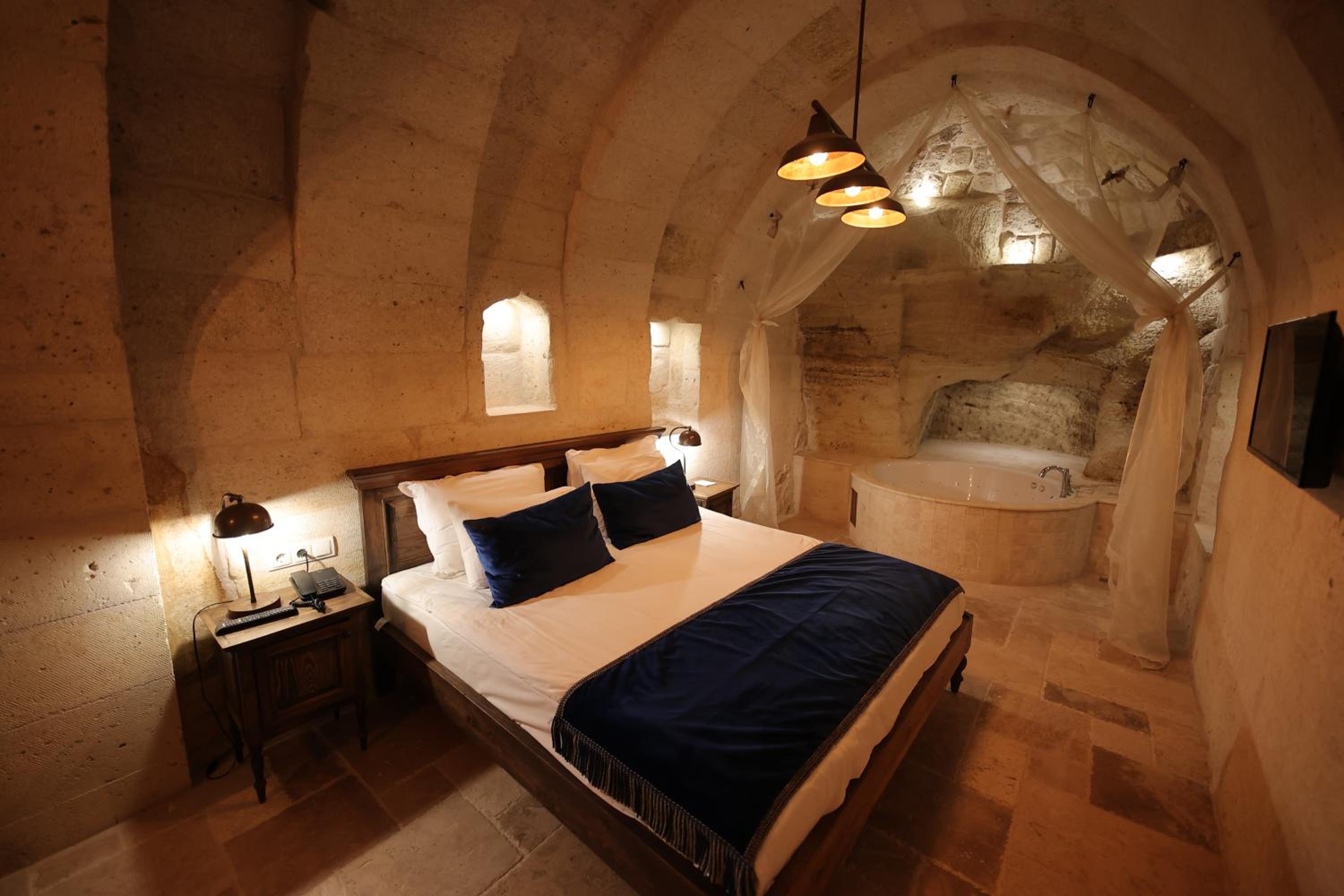 Superior King Room - Photo 14