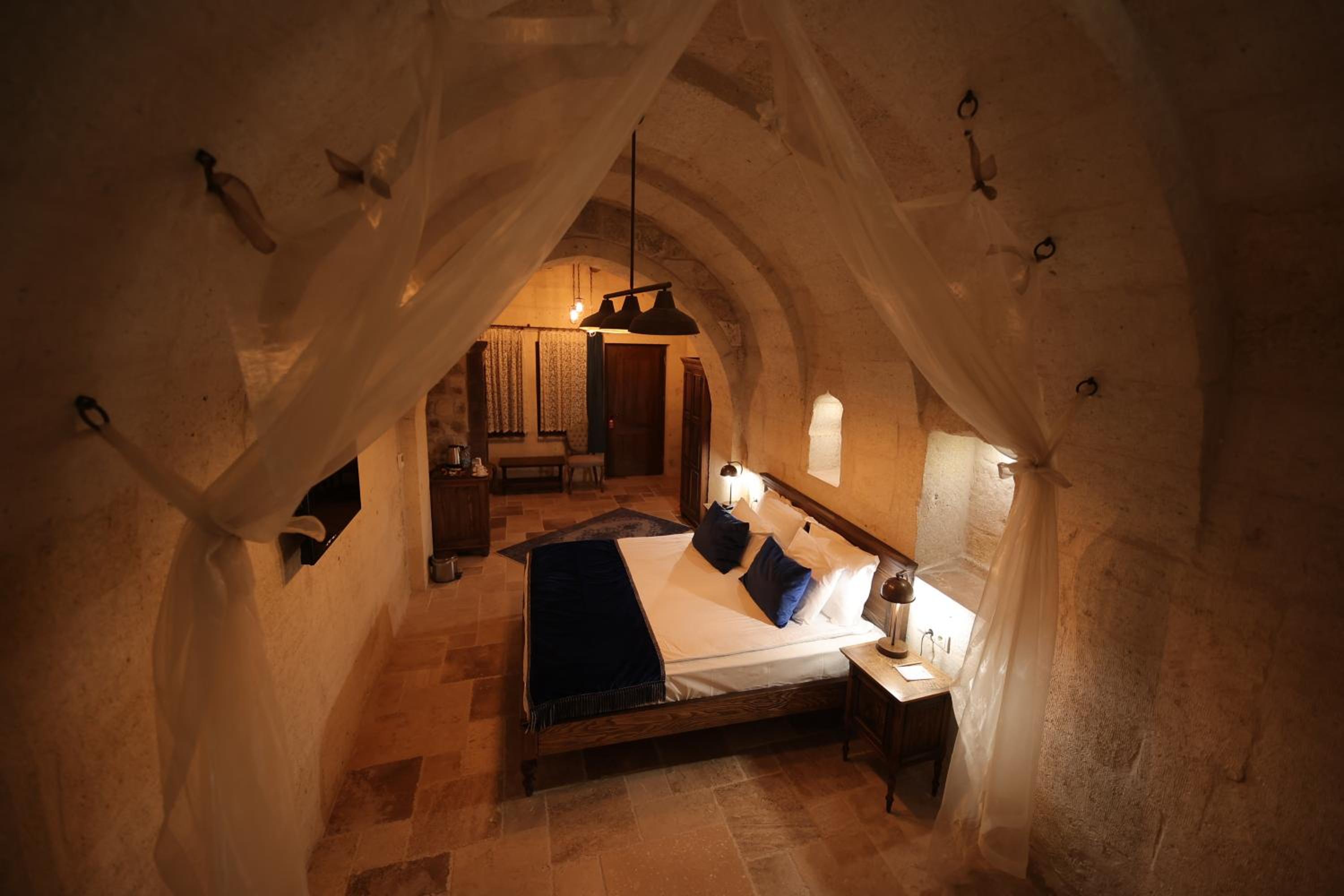 Superior King Room - Photo 15