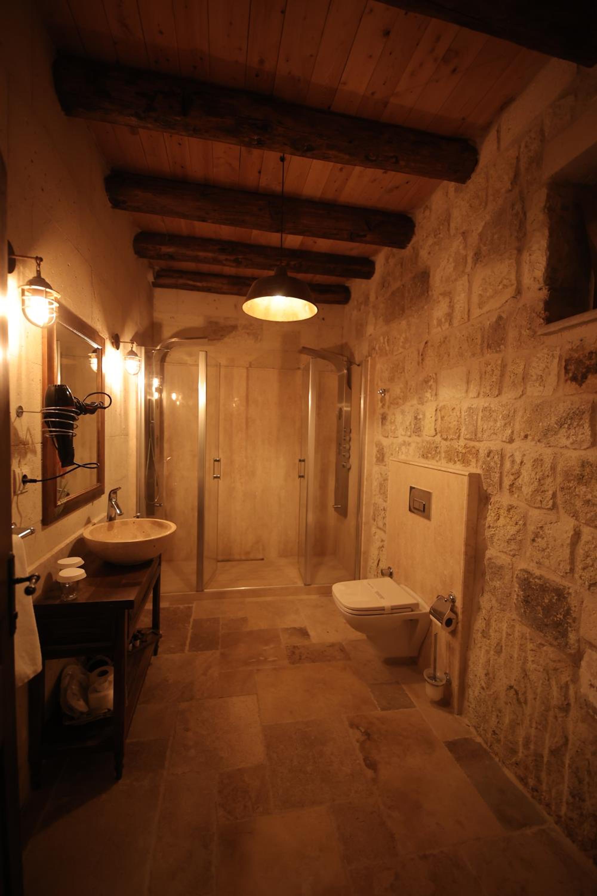 Superior King Room - Photo 12