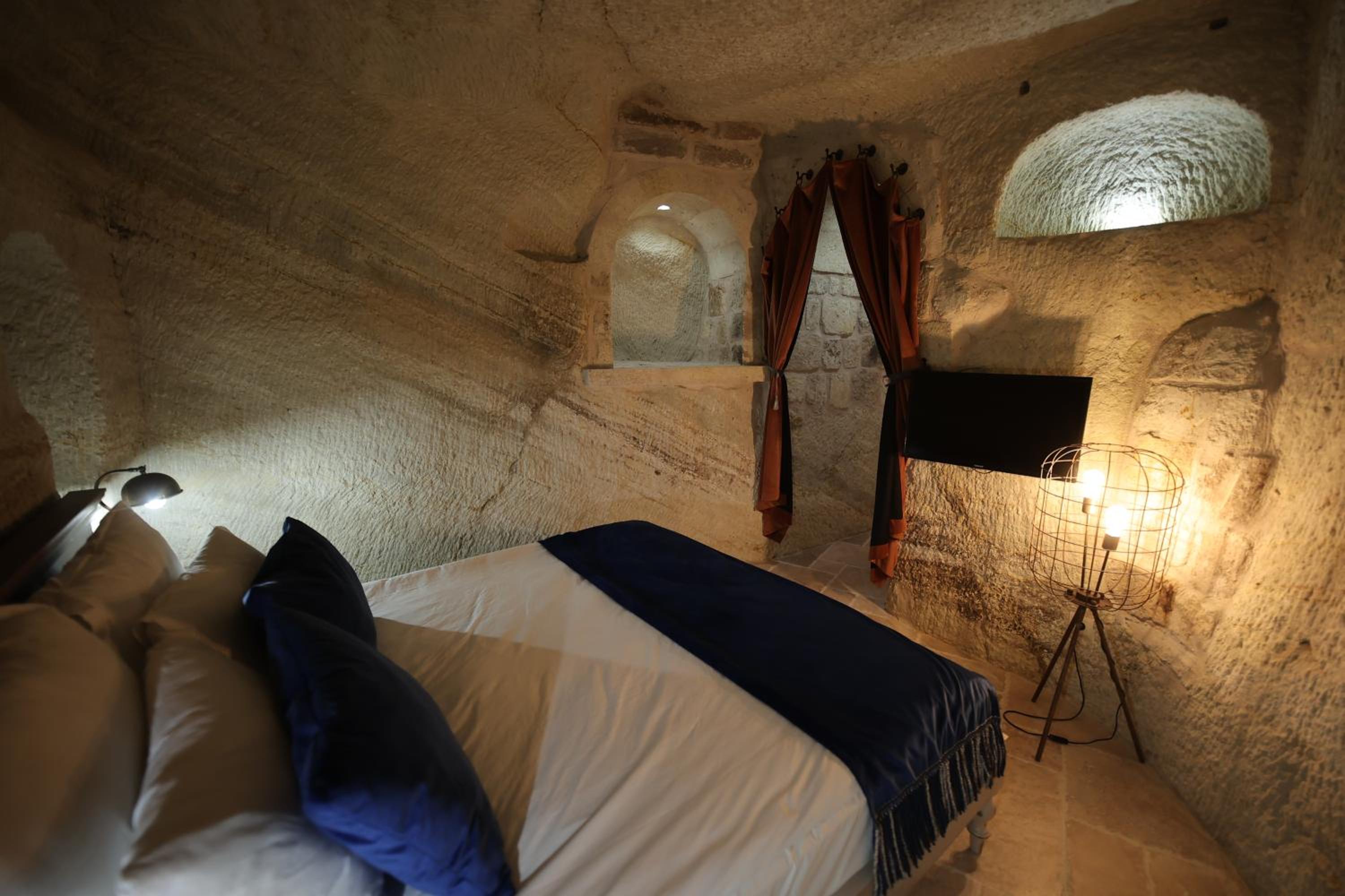 Superior King Room - Photo 4