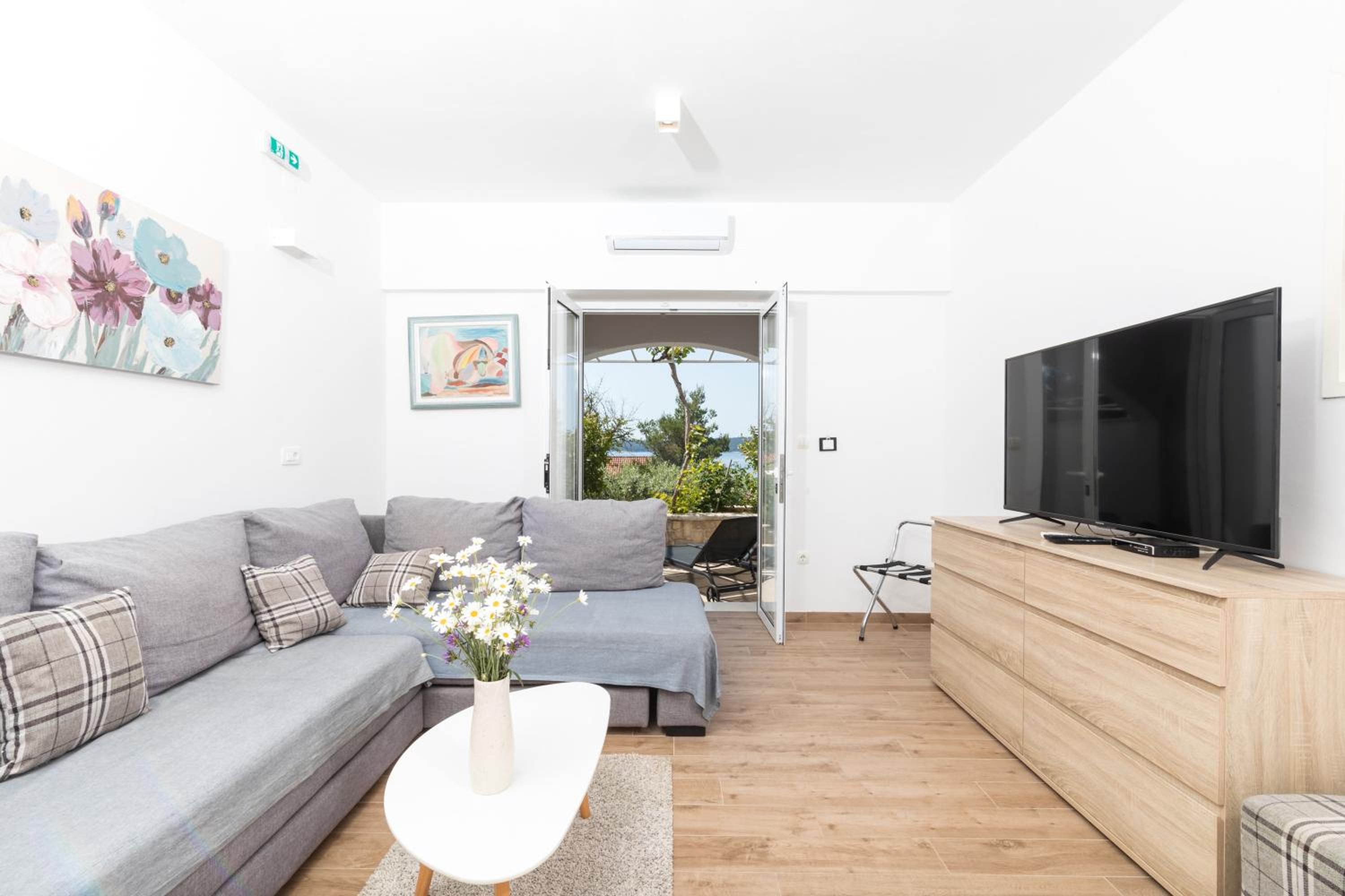 Apartment with Sea View photo 1