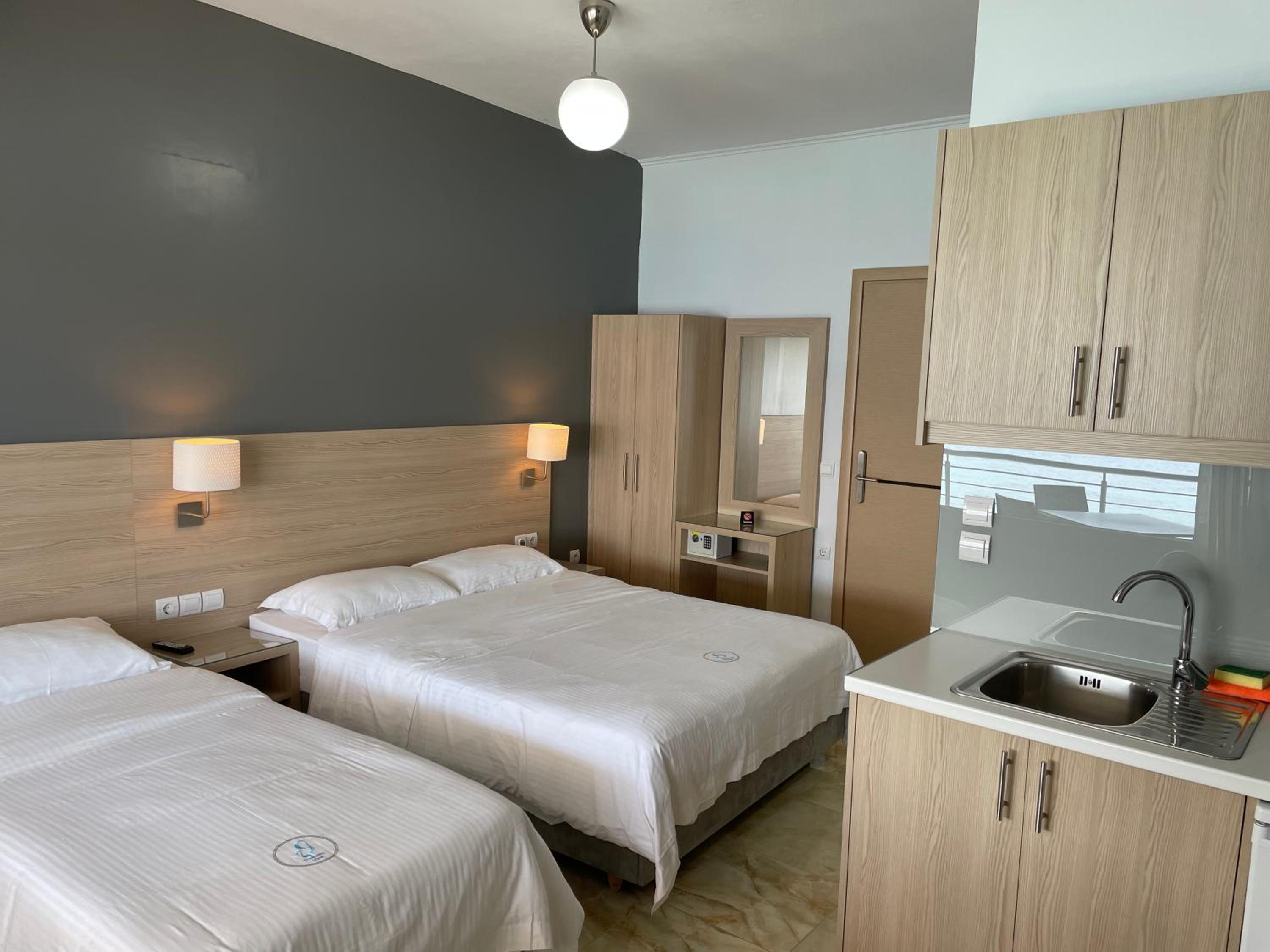 Deluxe Triple Room with Sea View