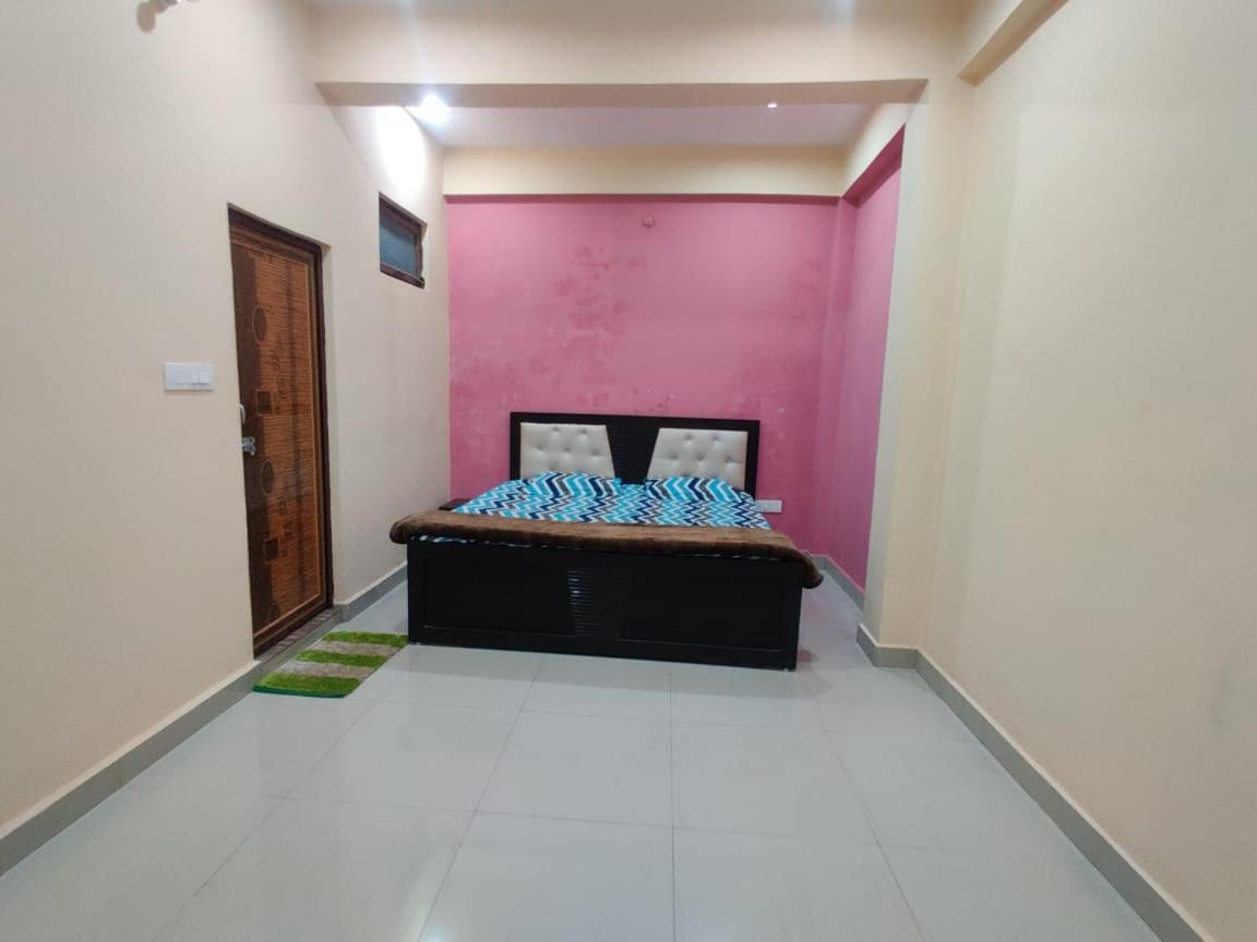 Budget Double Room photo 3