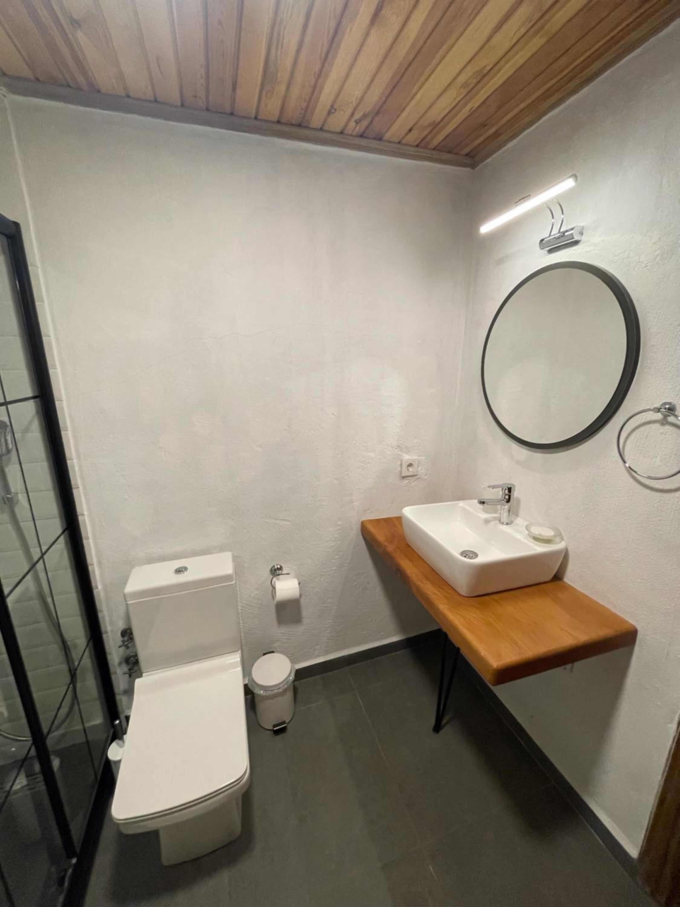 Standard Quadruple Room - Photo 12