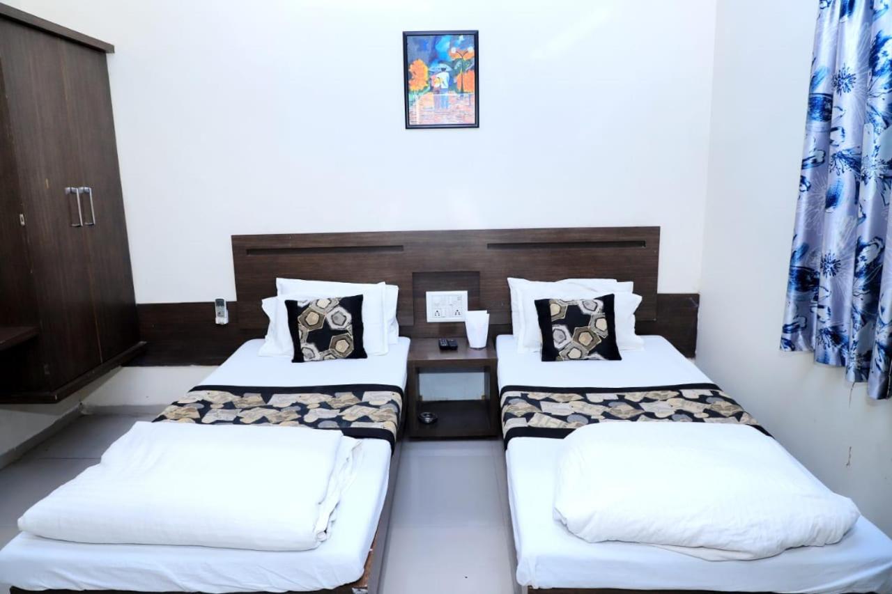 Standard Double Room With Fan photo 3