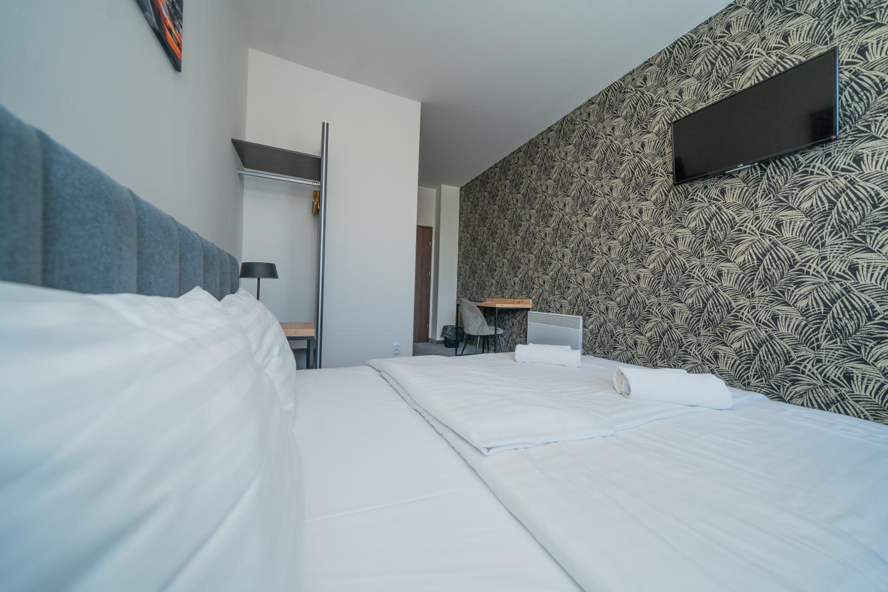Double Room - Photo 2