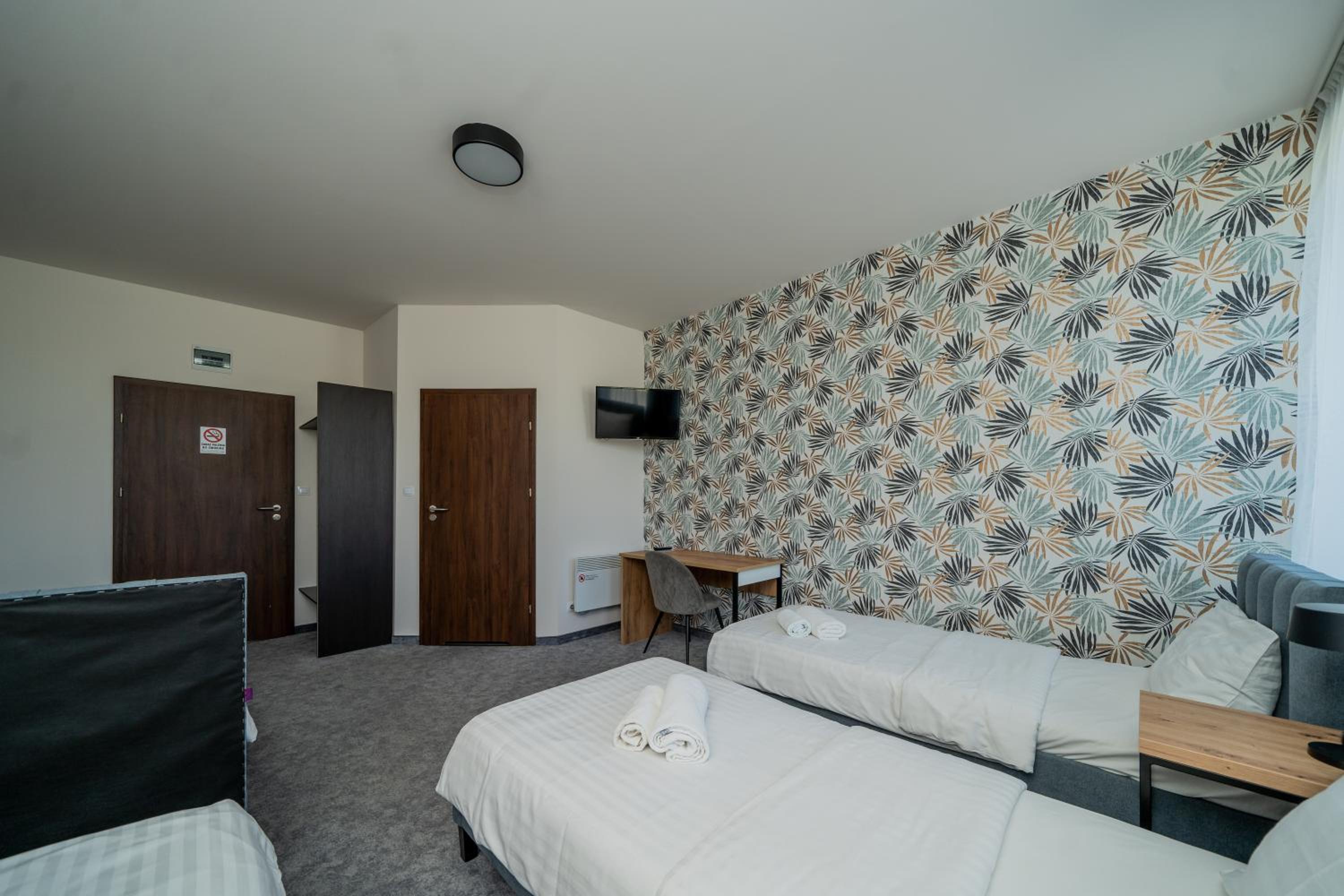 Quadruple Room - Photo 4