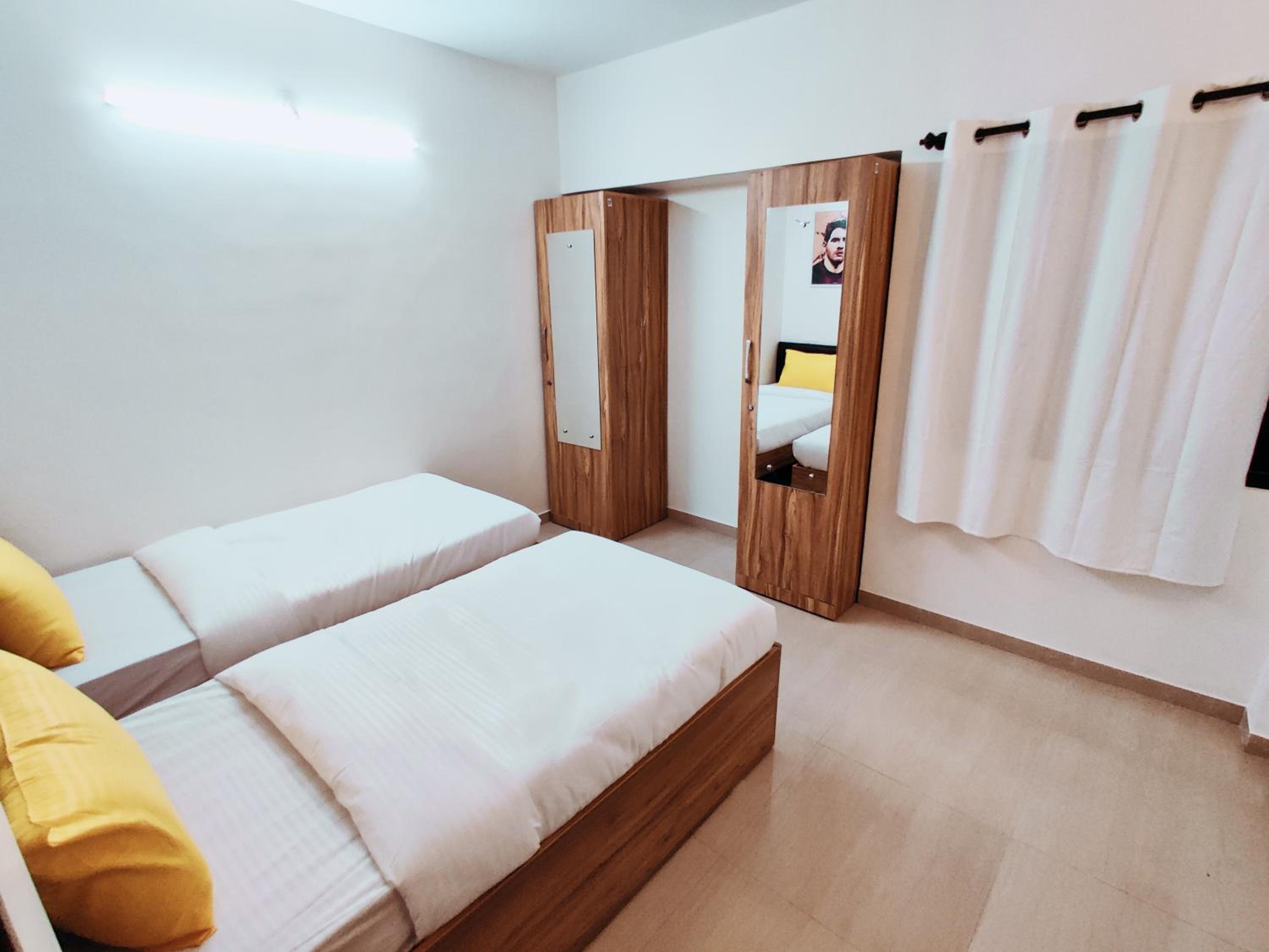 Standard Double Room with Shared Bathroom