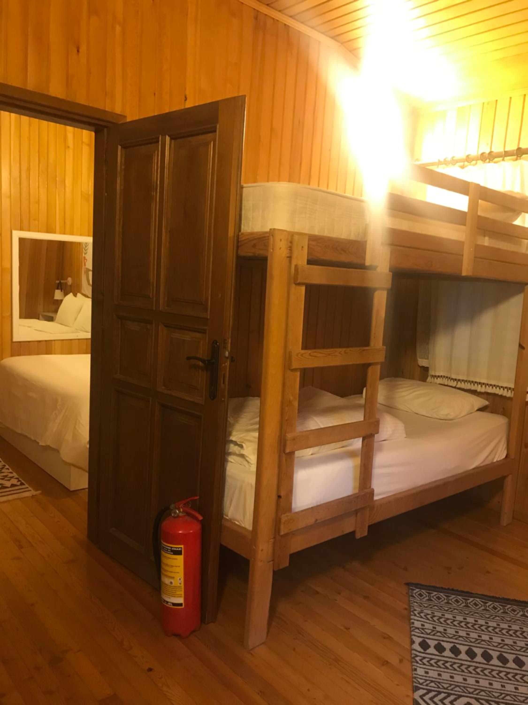 Standard Quadruple Room - Photo 4