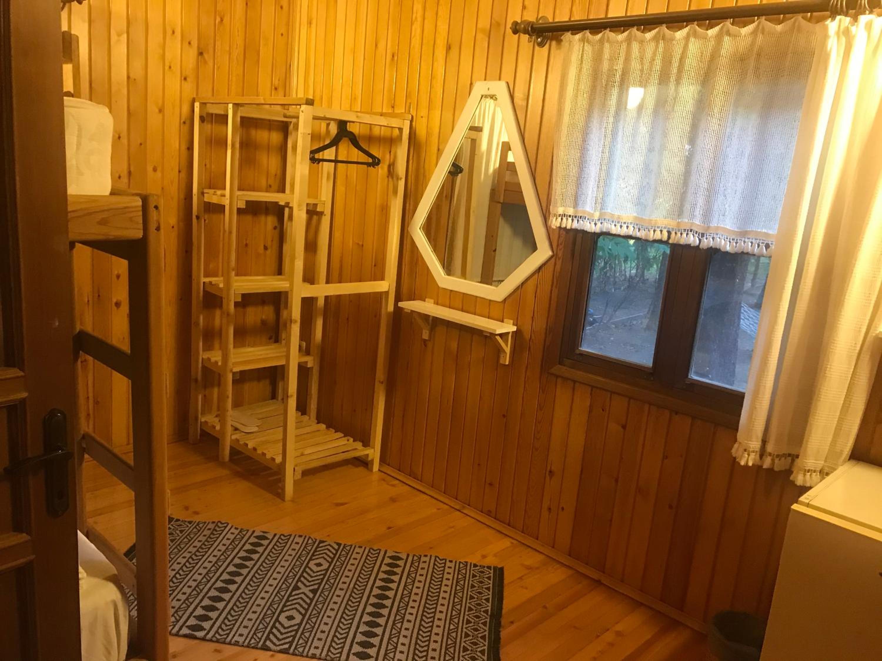Standard Quadruple Room - Photo 5