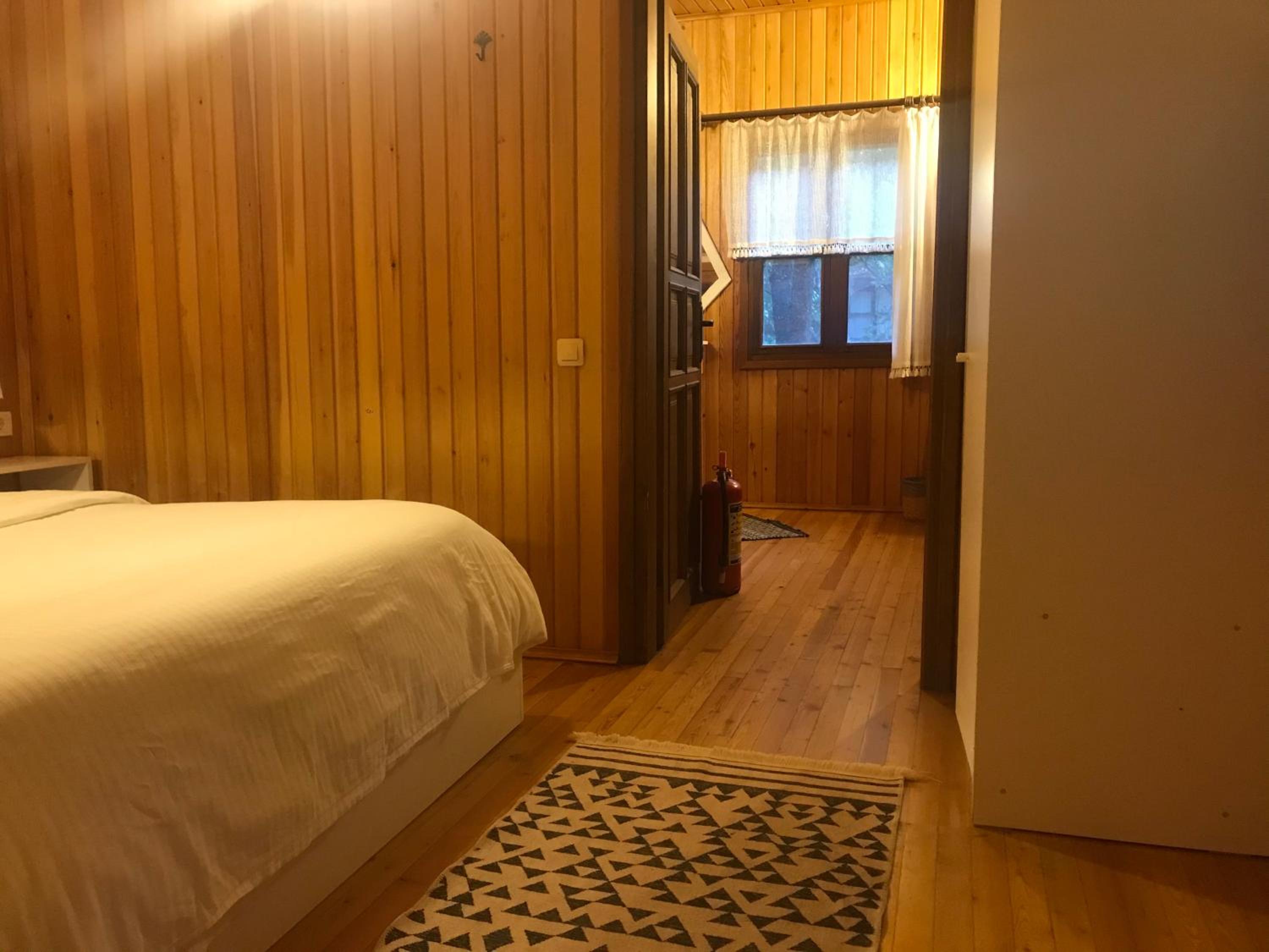 Standard Quadruple Room - Photo 6