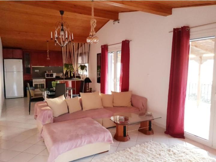 One-Bedroom Apartment with Sea View