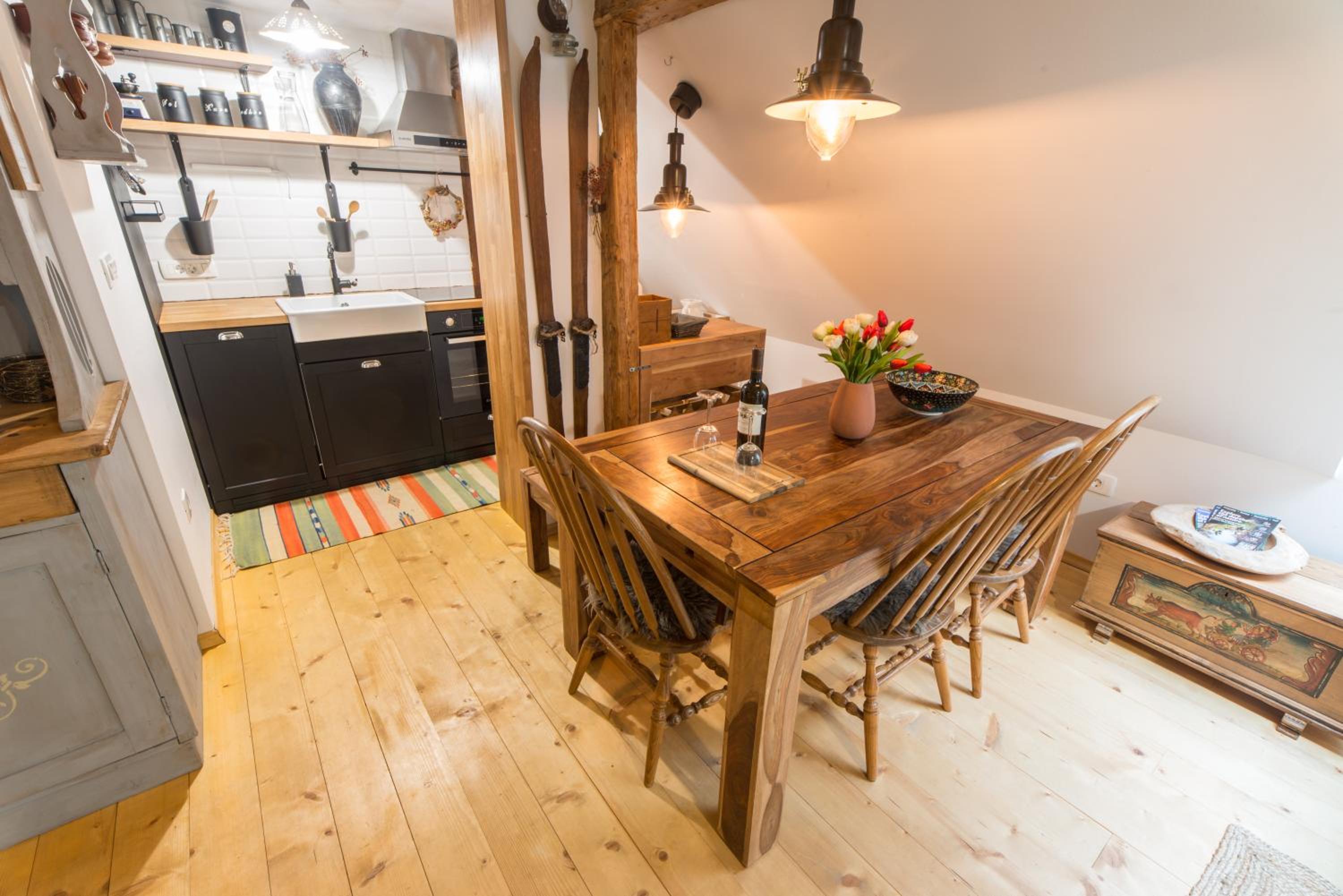 One-Bedroom Apartment - Photo 11