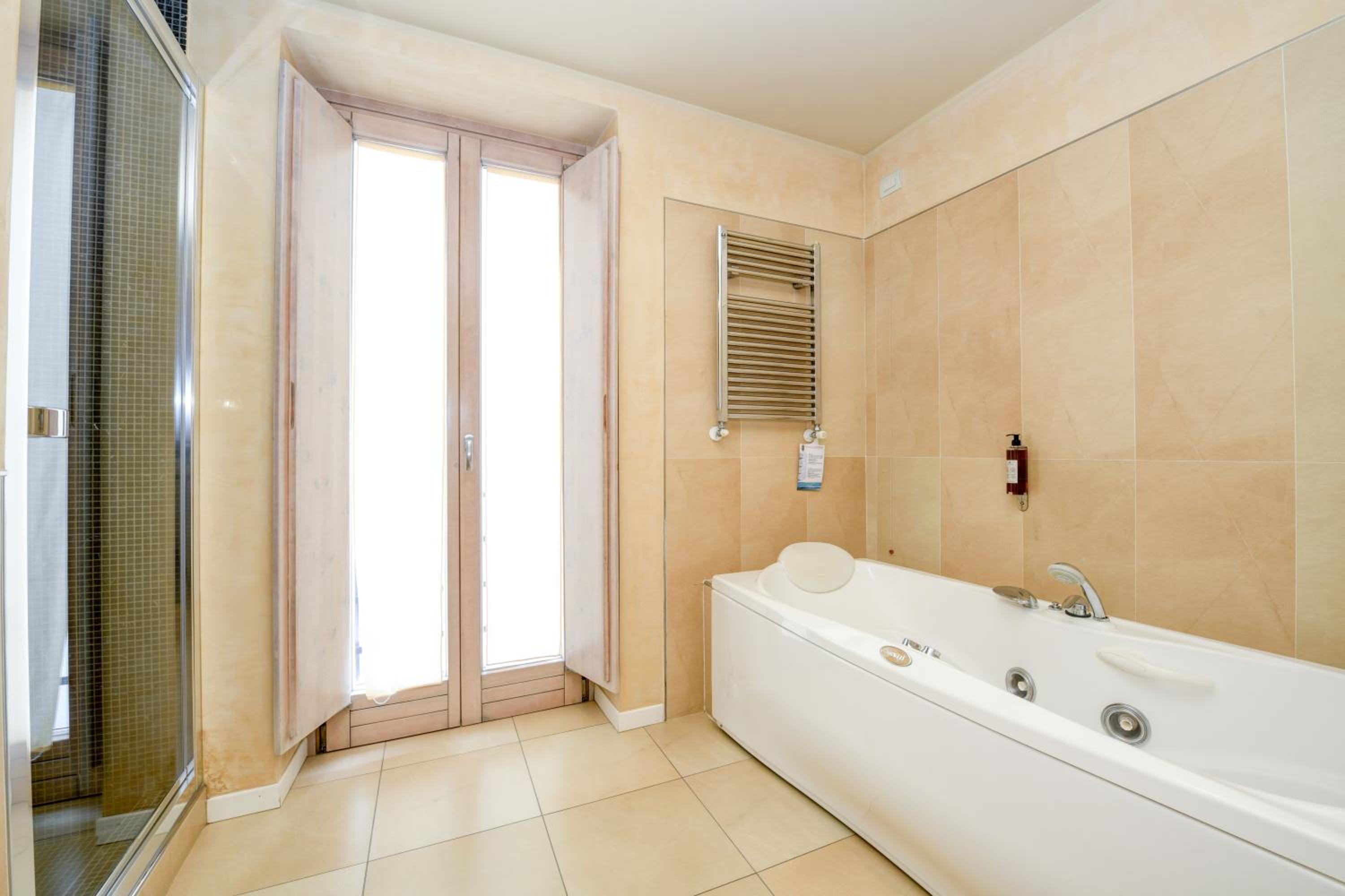 Quadruple Room - Photo 20