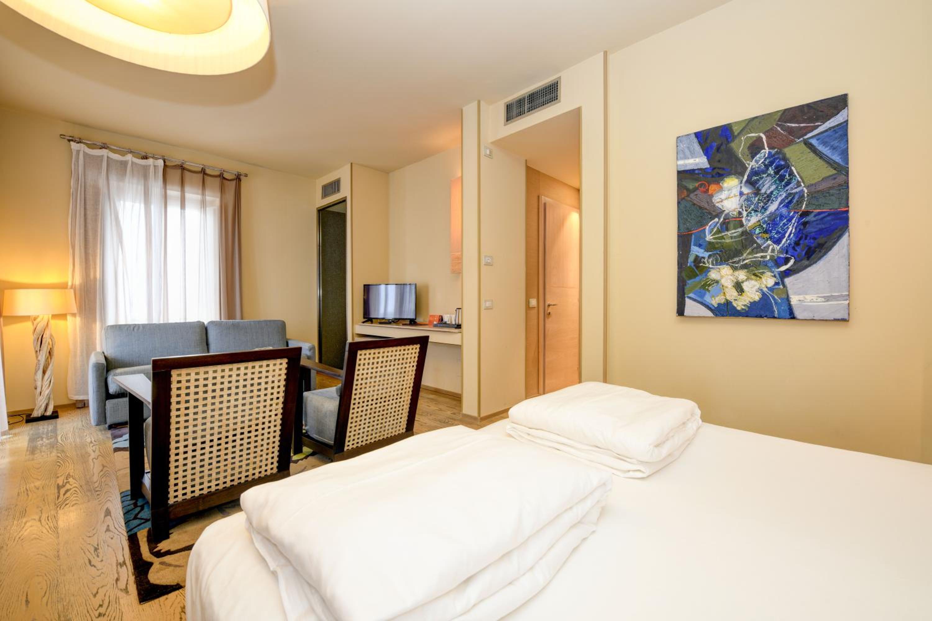 Quadruple Room - Photo 16