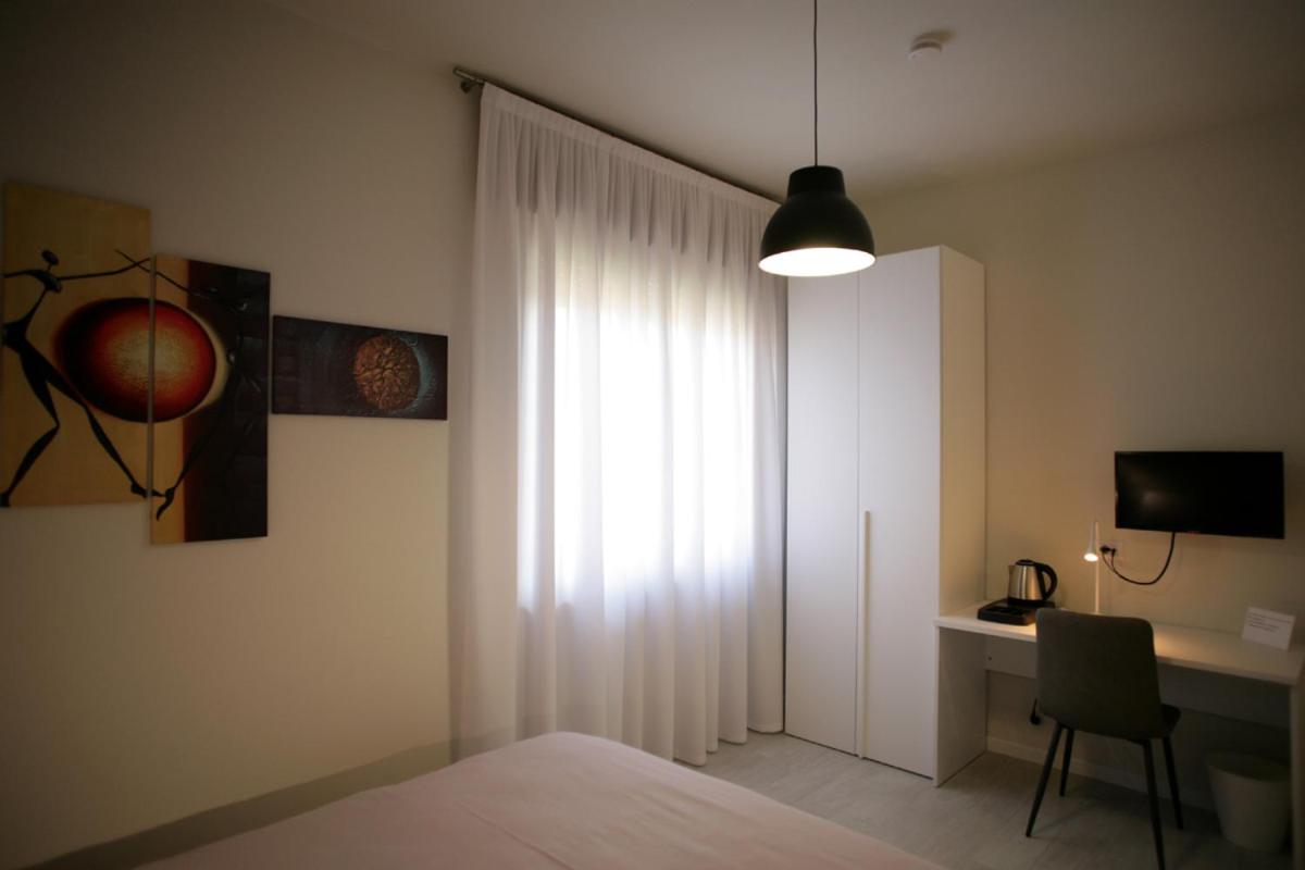 Double Room with Private Bathroom photo 3
