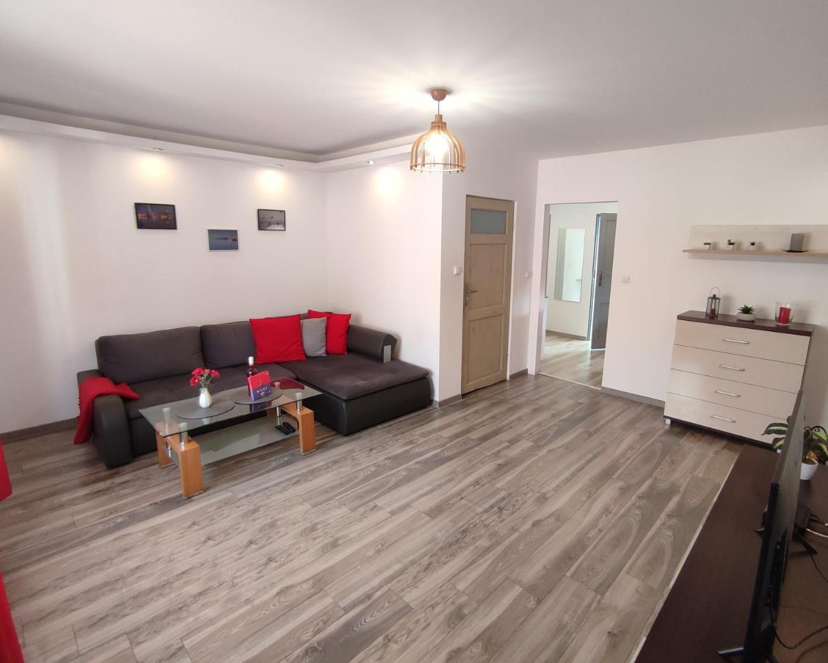 Two-Bedroom Apartment - Photo 2