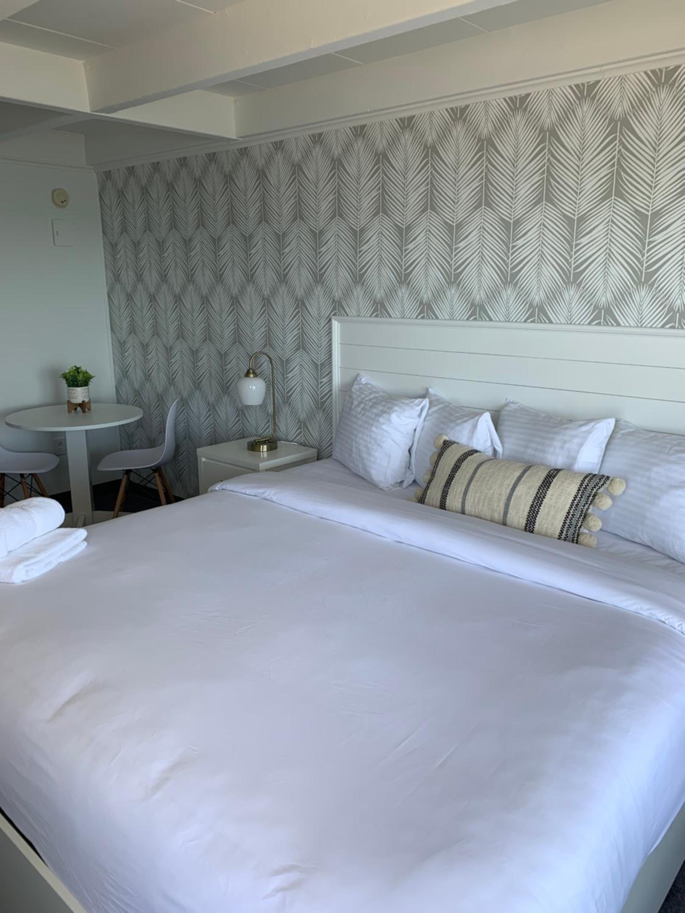 Deluxe Room, 1 King Bed Balcony, Full Unobtructed Ocean View photo 2