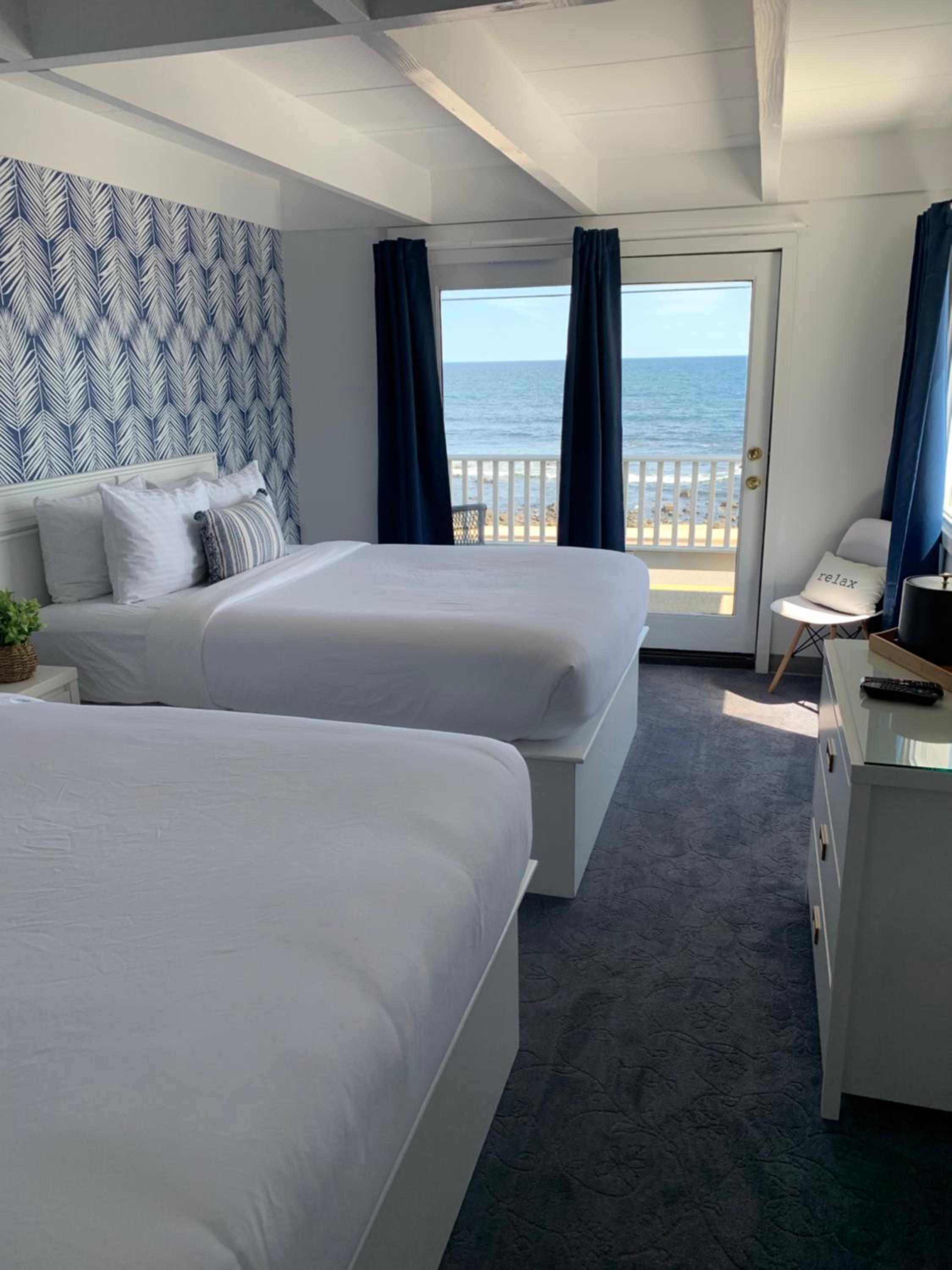 Deluxe Double Room with Balcony and Sea View photo 2