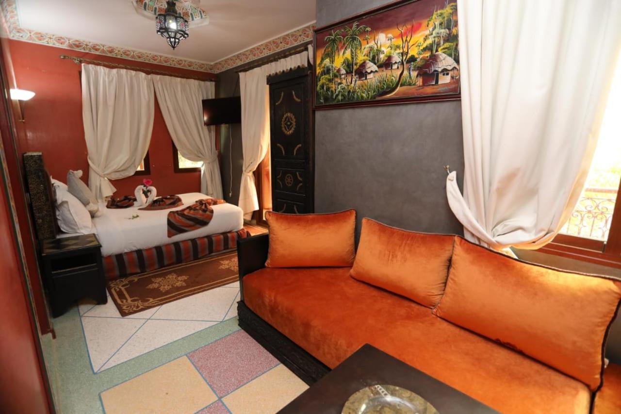 Suite with Pool View - Photo 1