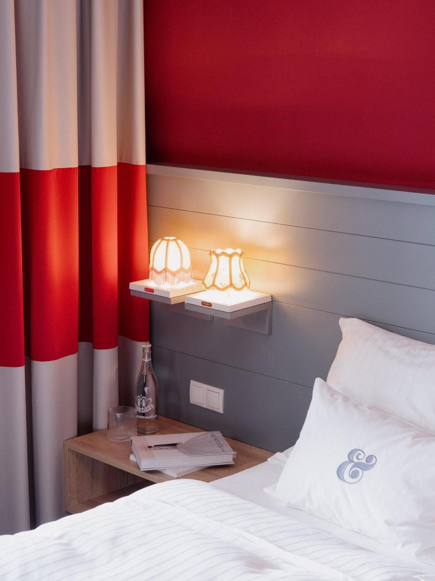 Double Room thumbnail 5
