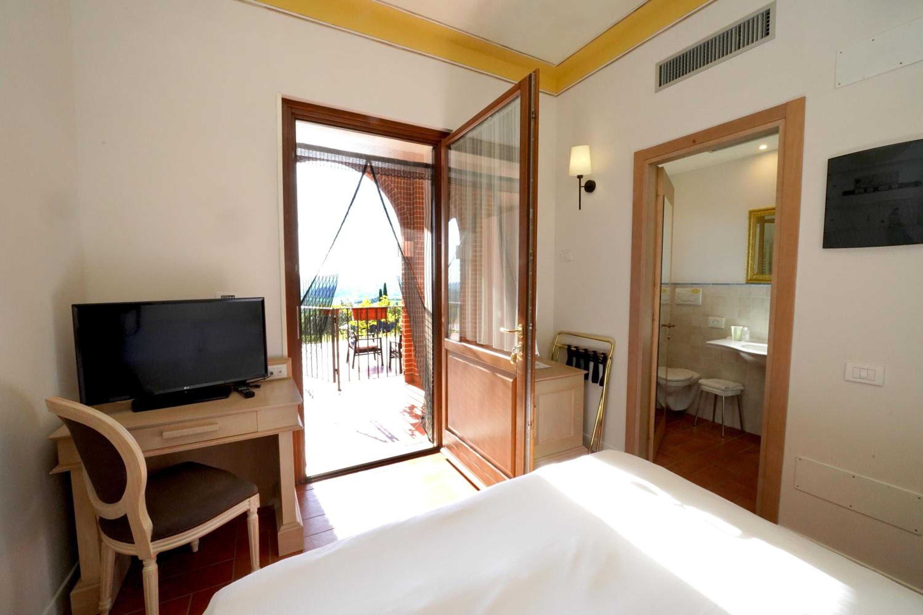 Small Double Room - Photo 50