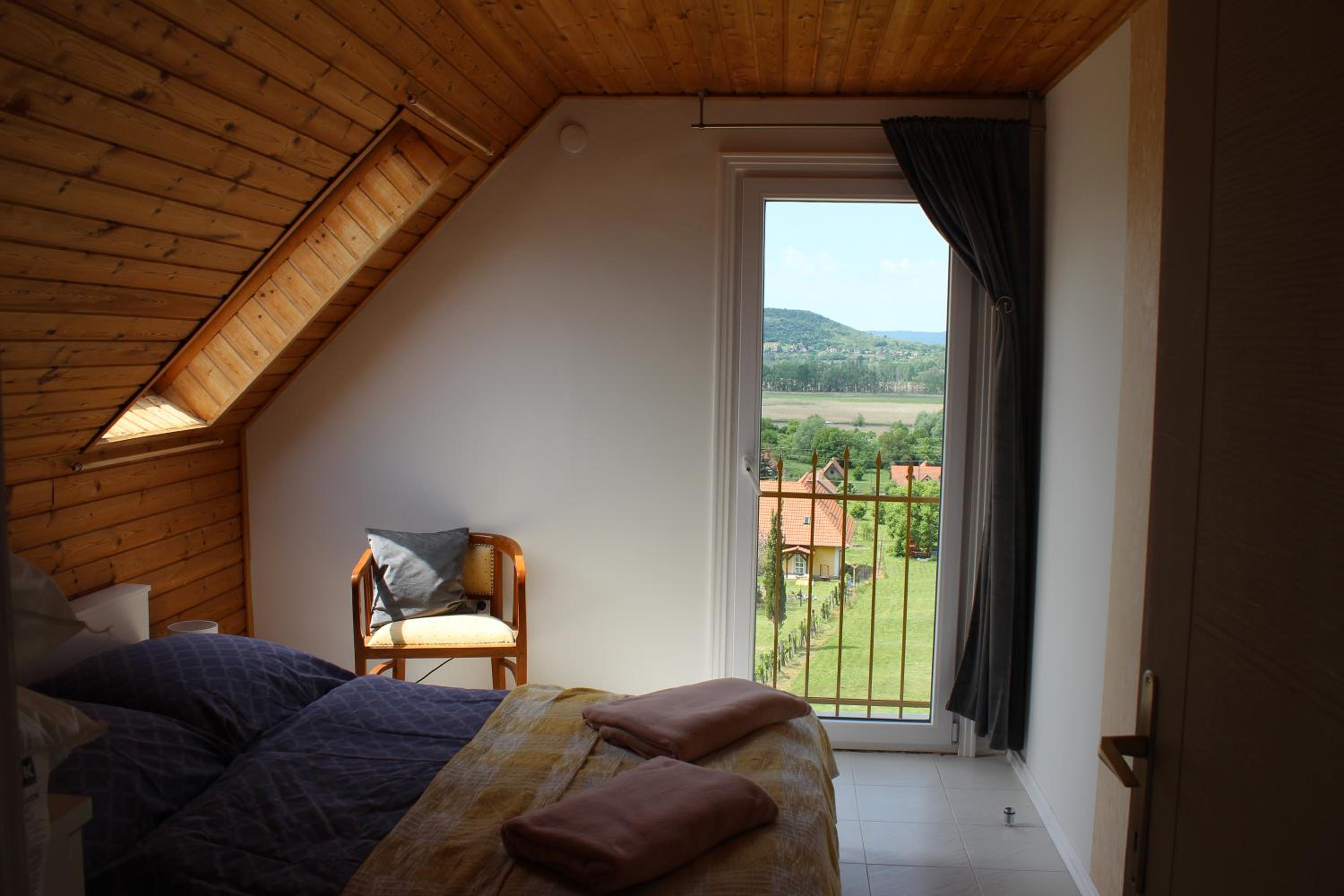 Three-Bedroom House photo 3