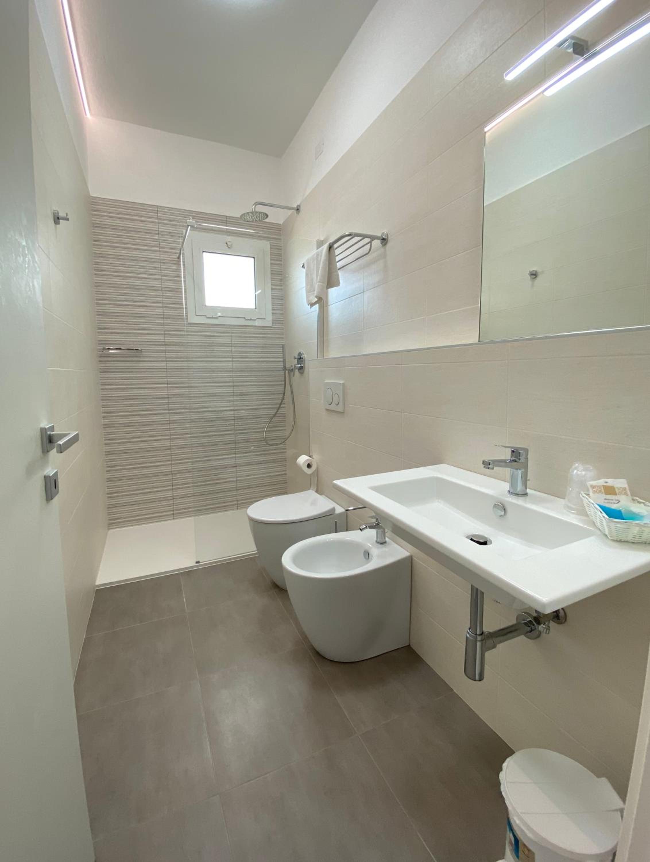 Double Room with Balcony and Partial Sea View photo 3