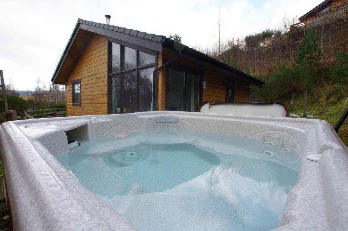 Luxury Chalet with Hot Tub photo 3