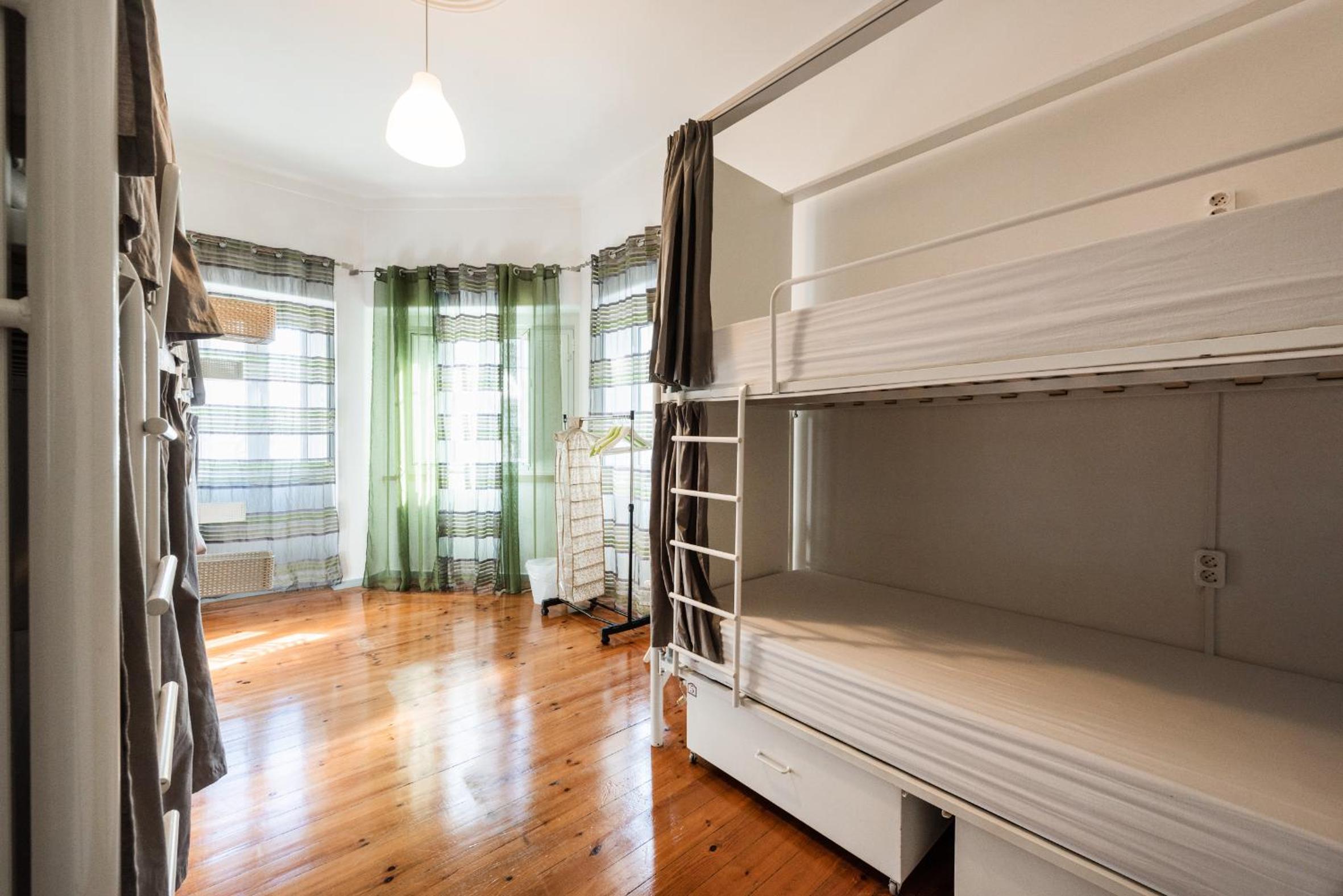 Bed In 6-Bed Mixed Dormitory Room photo 2