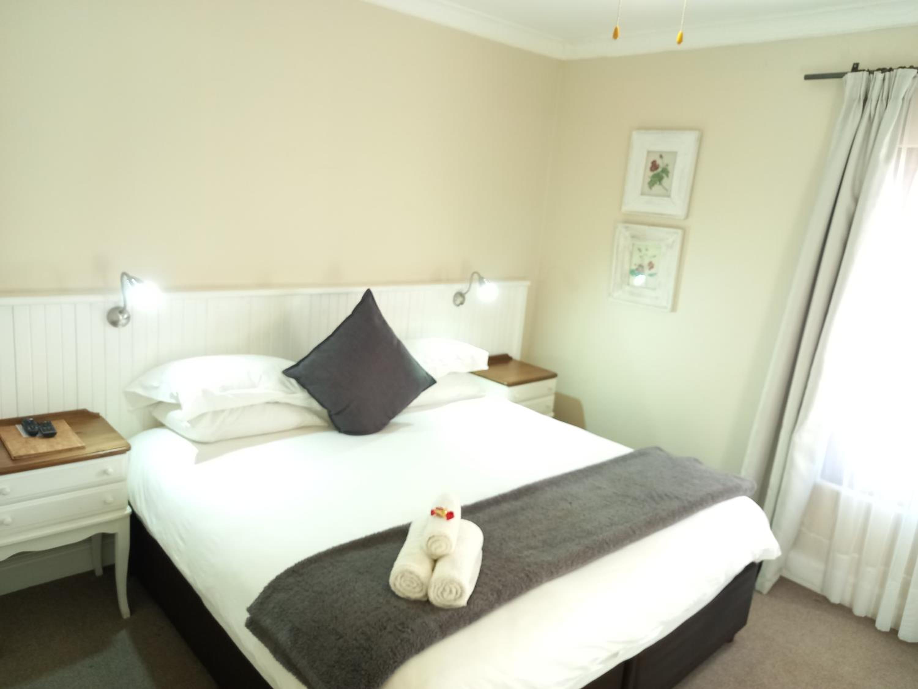 Twin/Double Room photo 3