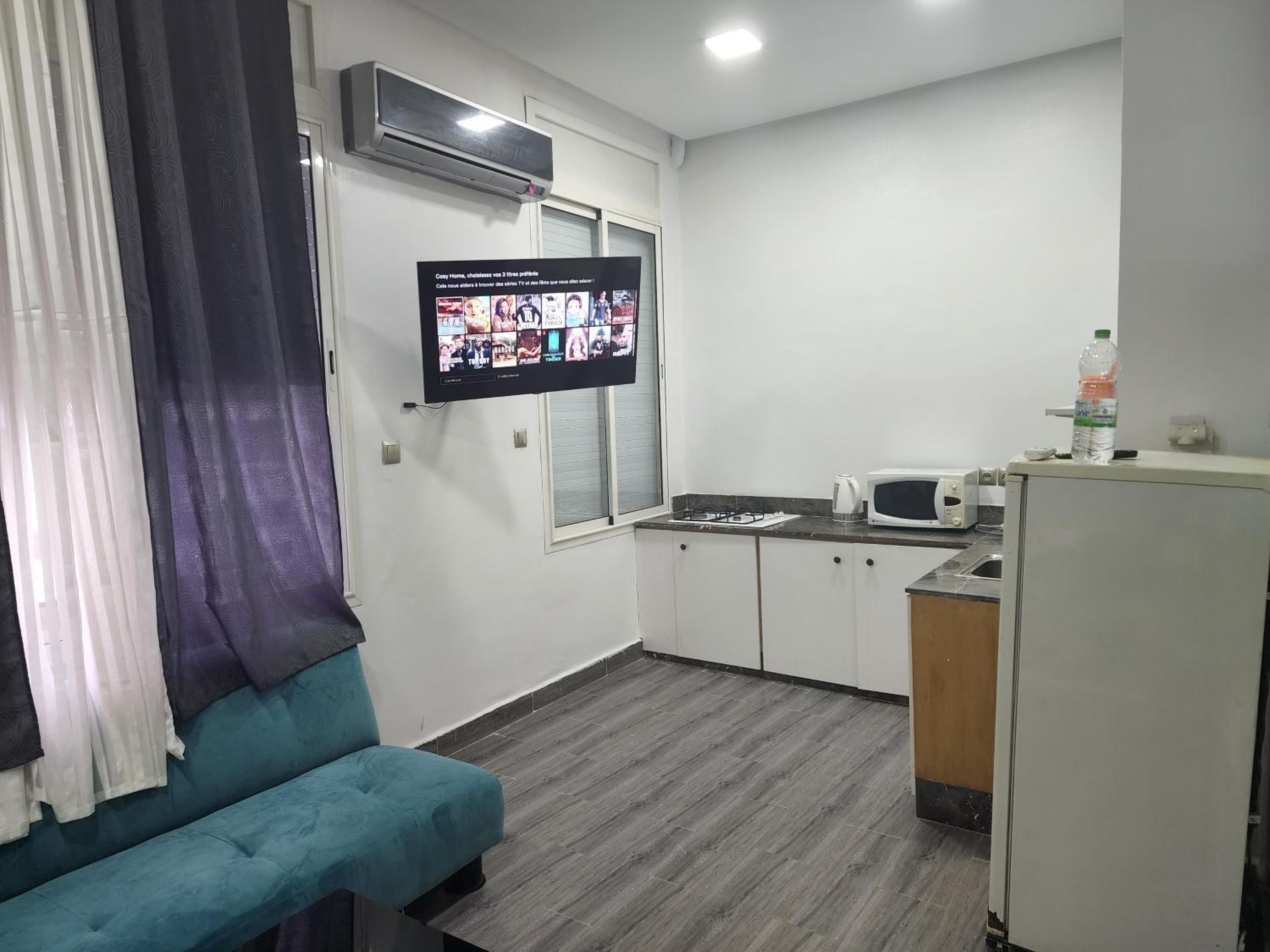 One-Bedroom Apartment - Photo 1