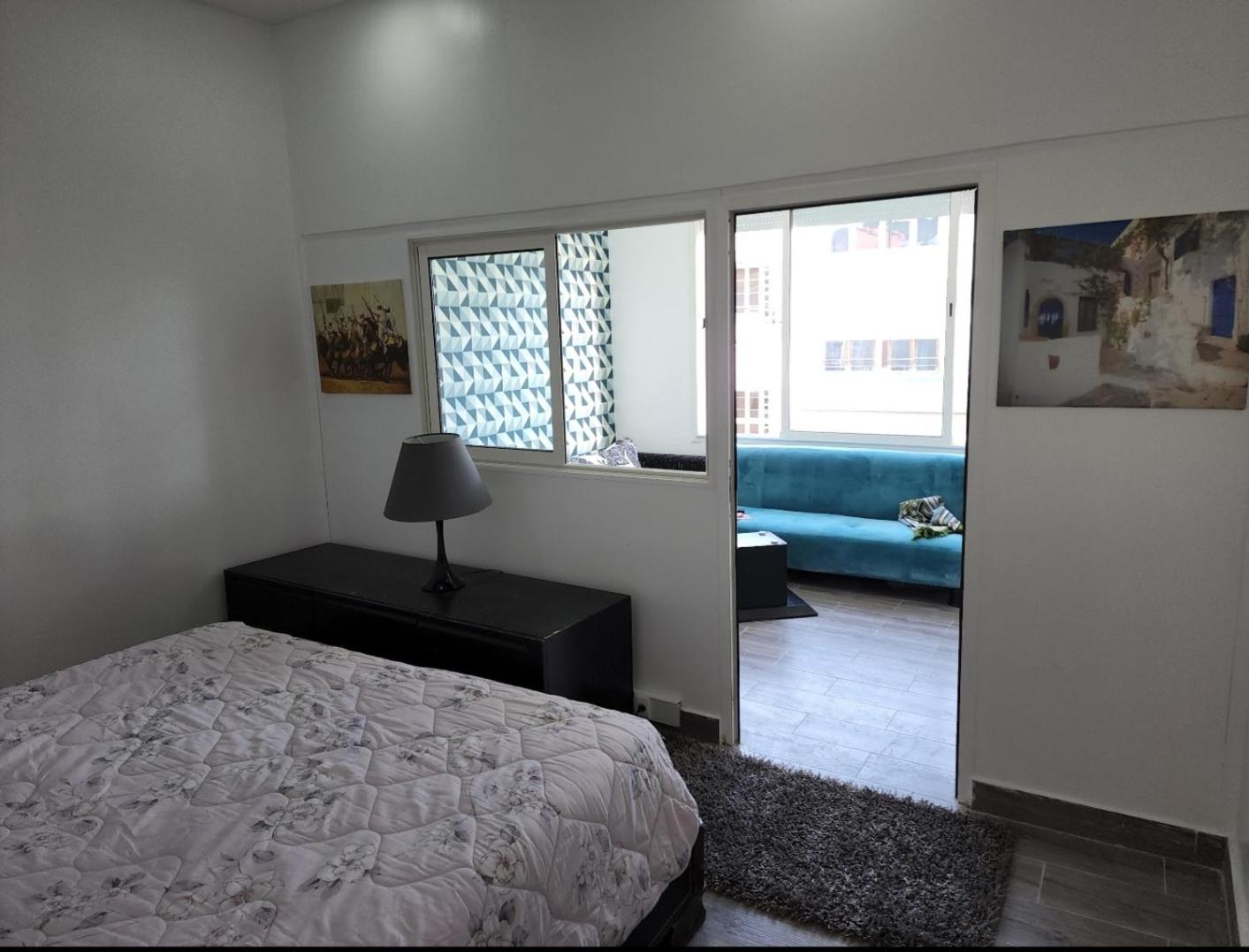 One-Bedroom Apartment - Photo 2