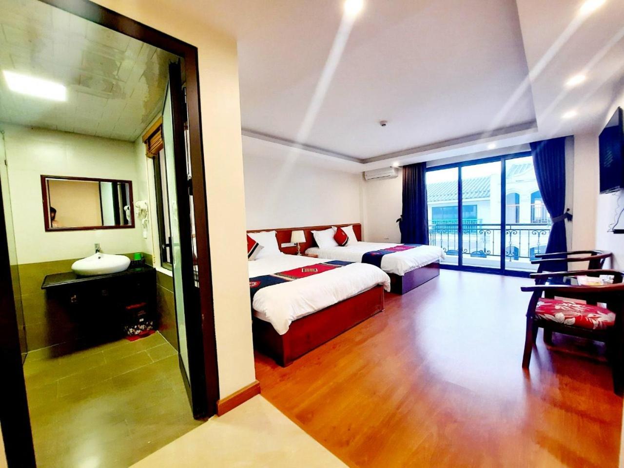 Triple Room with Balcony - Photo 1