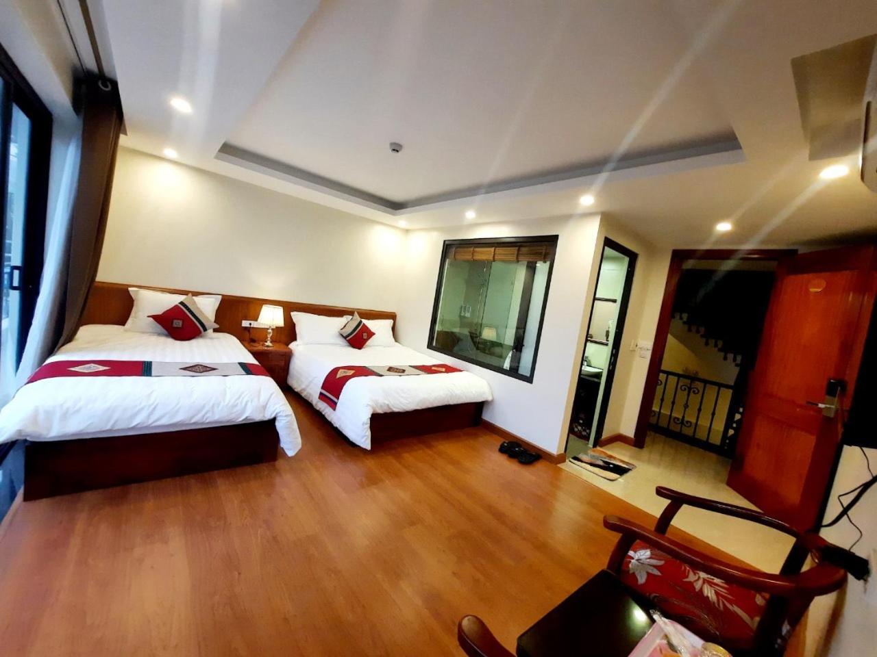 Family Room - Photo 3