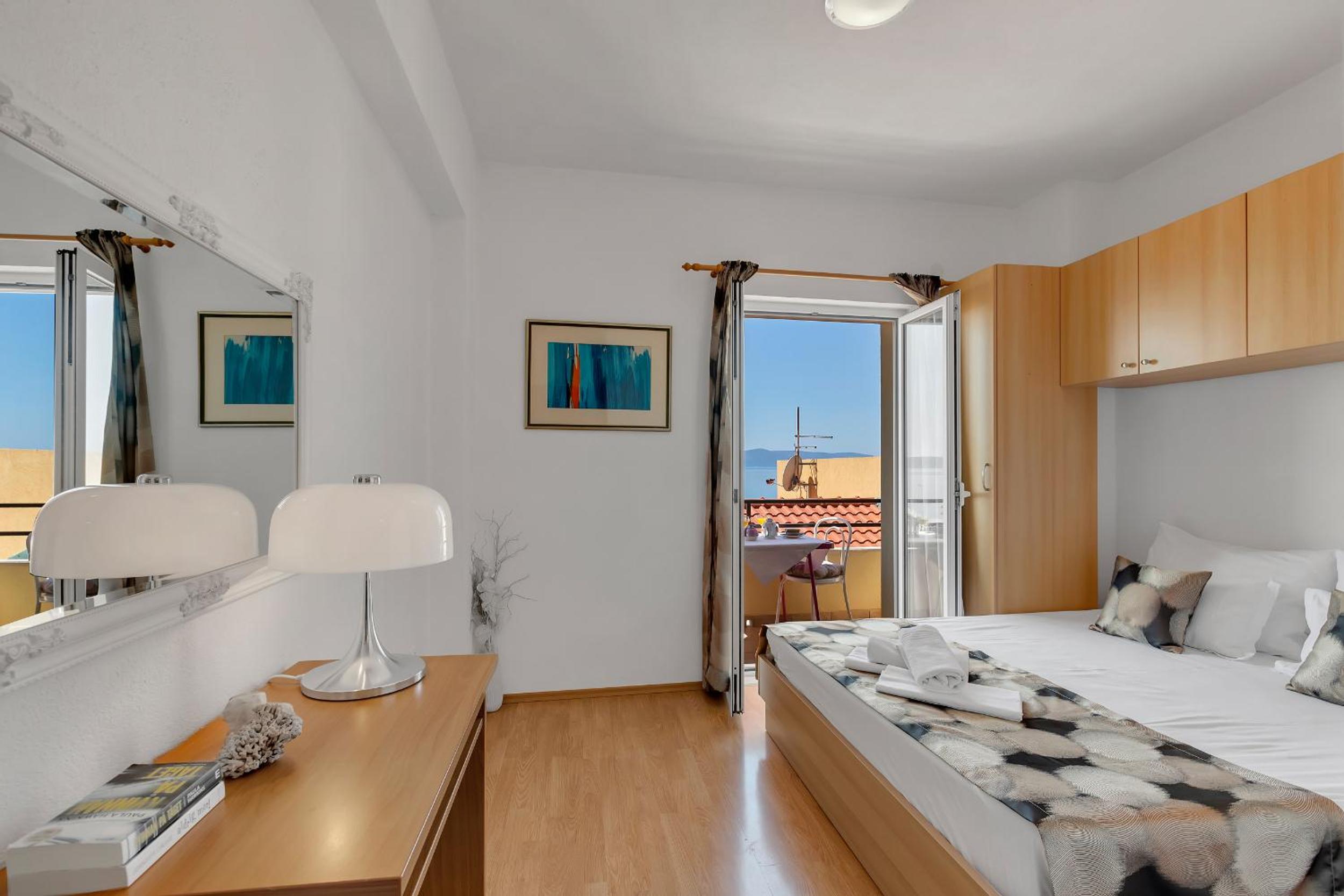  One-Bedroom Apartment with Balcony and Sea View  (2 + 2) photo 3