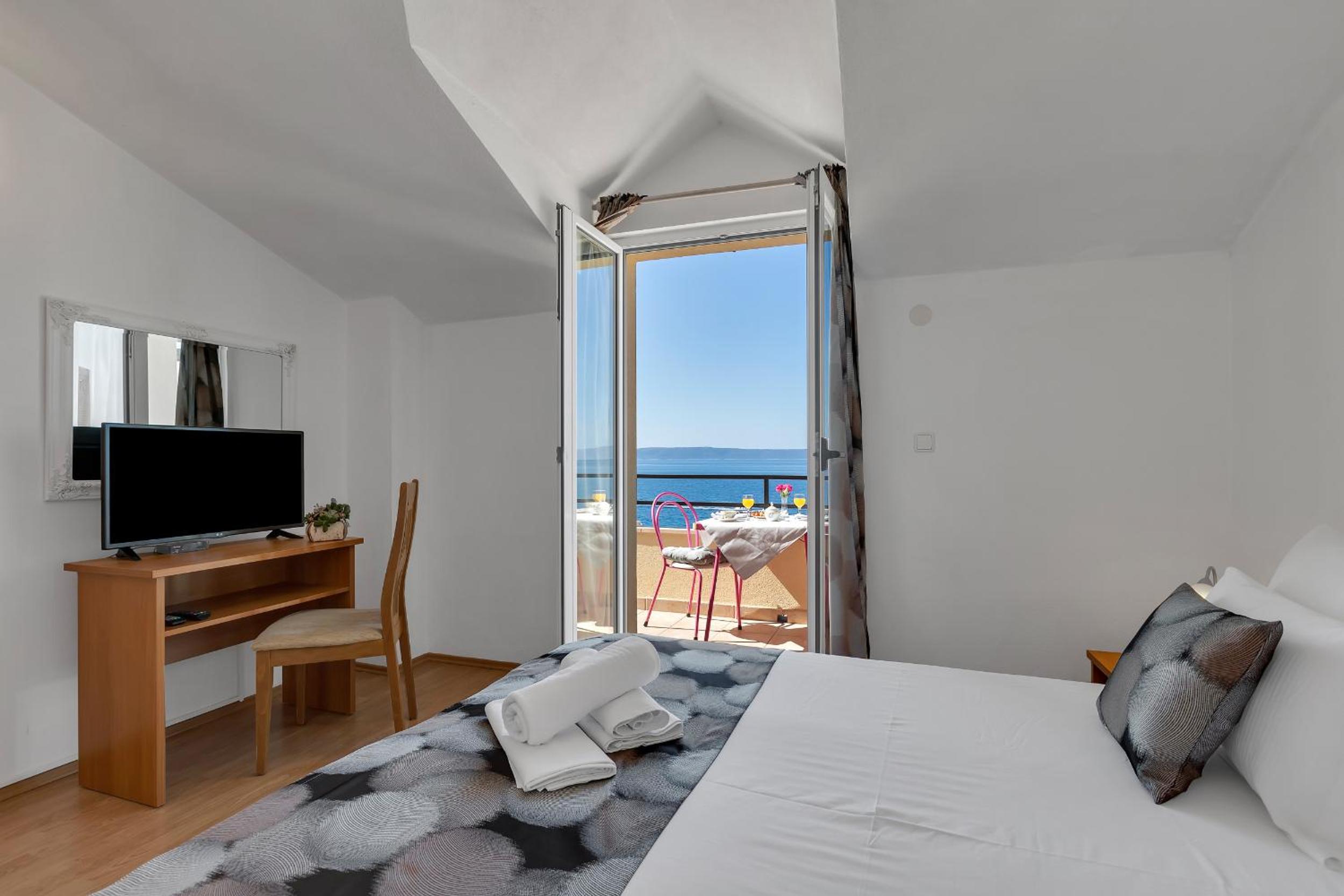 Superior One-Bedroom Apartment with Balcony and Sea View  (2 + 1) photo 2
